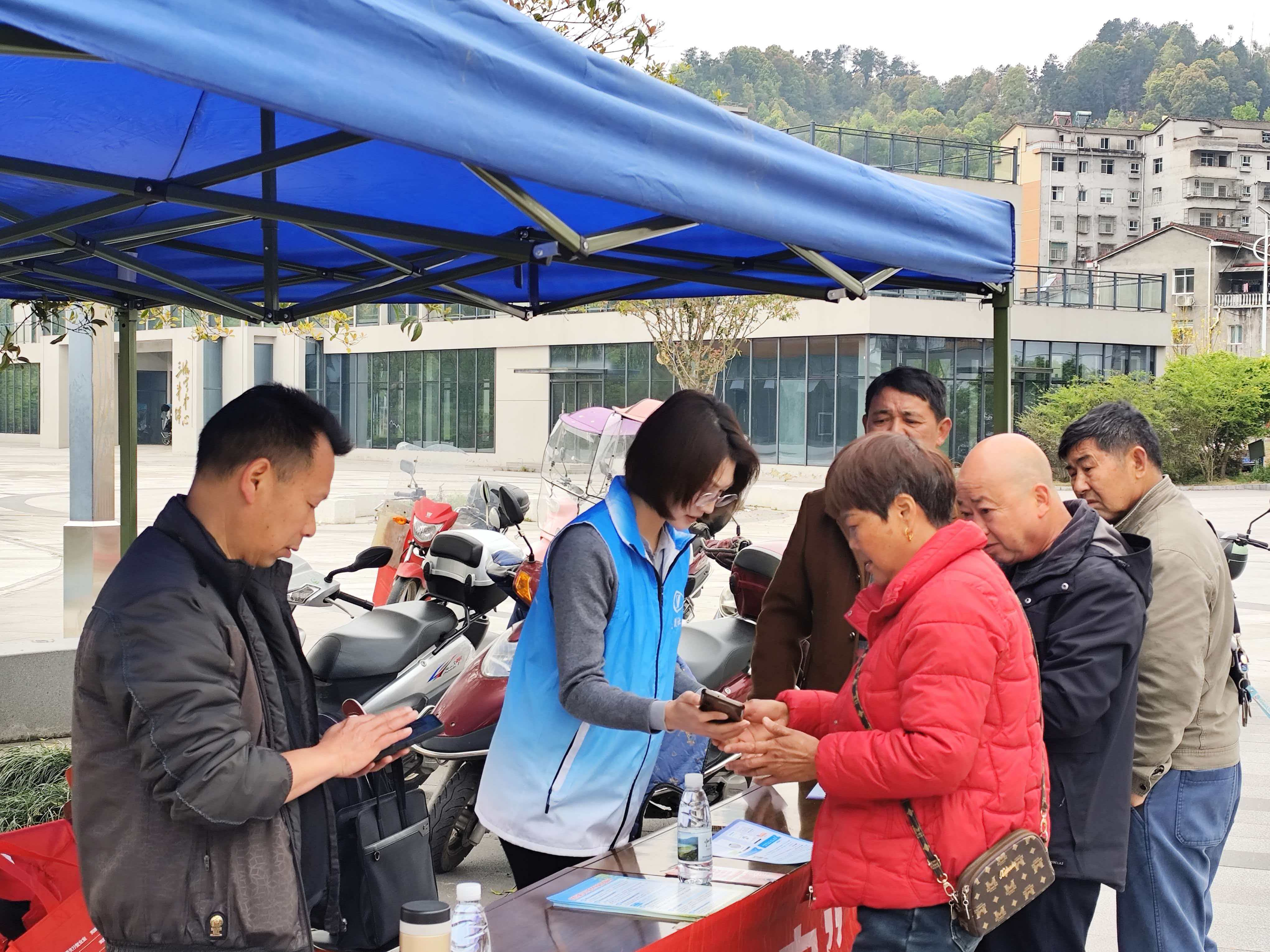 社保“精准滴灌” 惠民服务到家