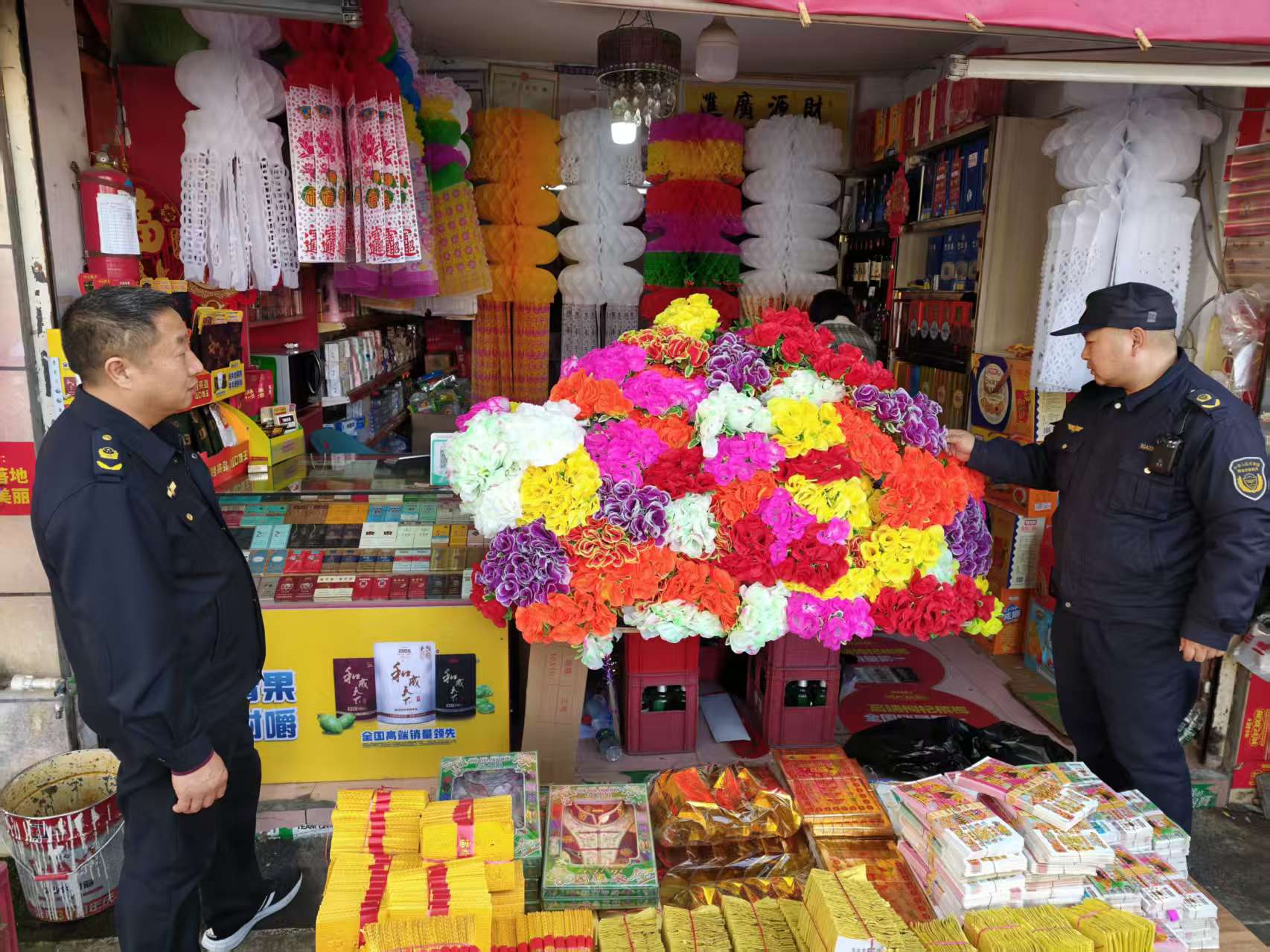 开展祭祀用品市场专项整治 倡导文明祭祀新风尚