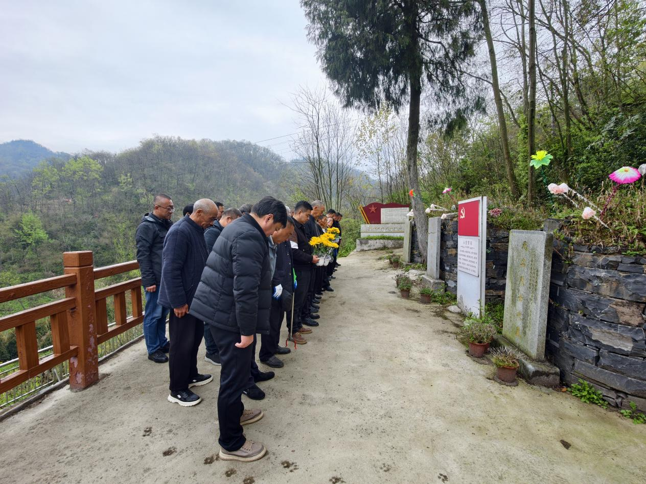 清明祭英烈 致敬英雄魂