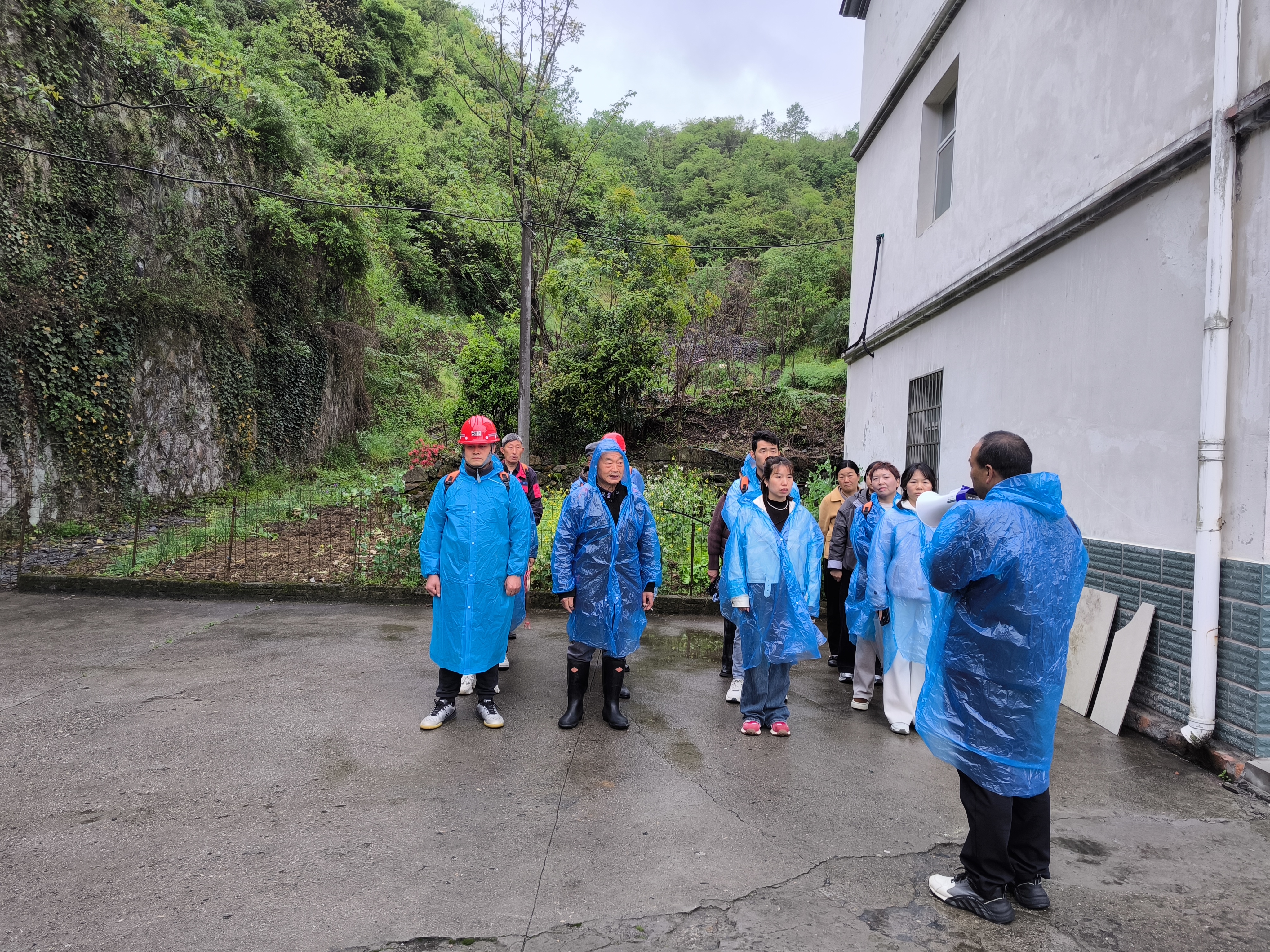 樟村坪社区：防汛不松懈 演练筑平安