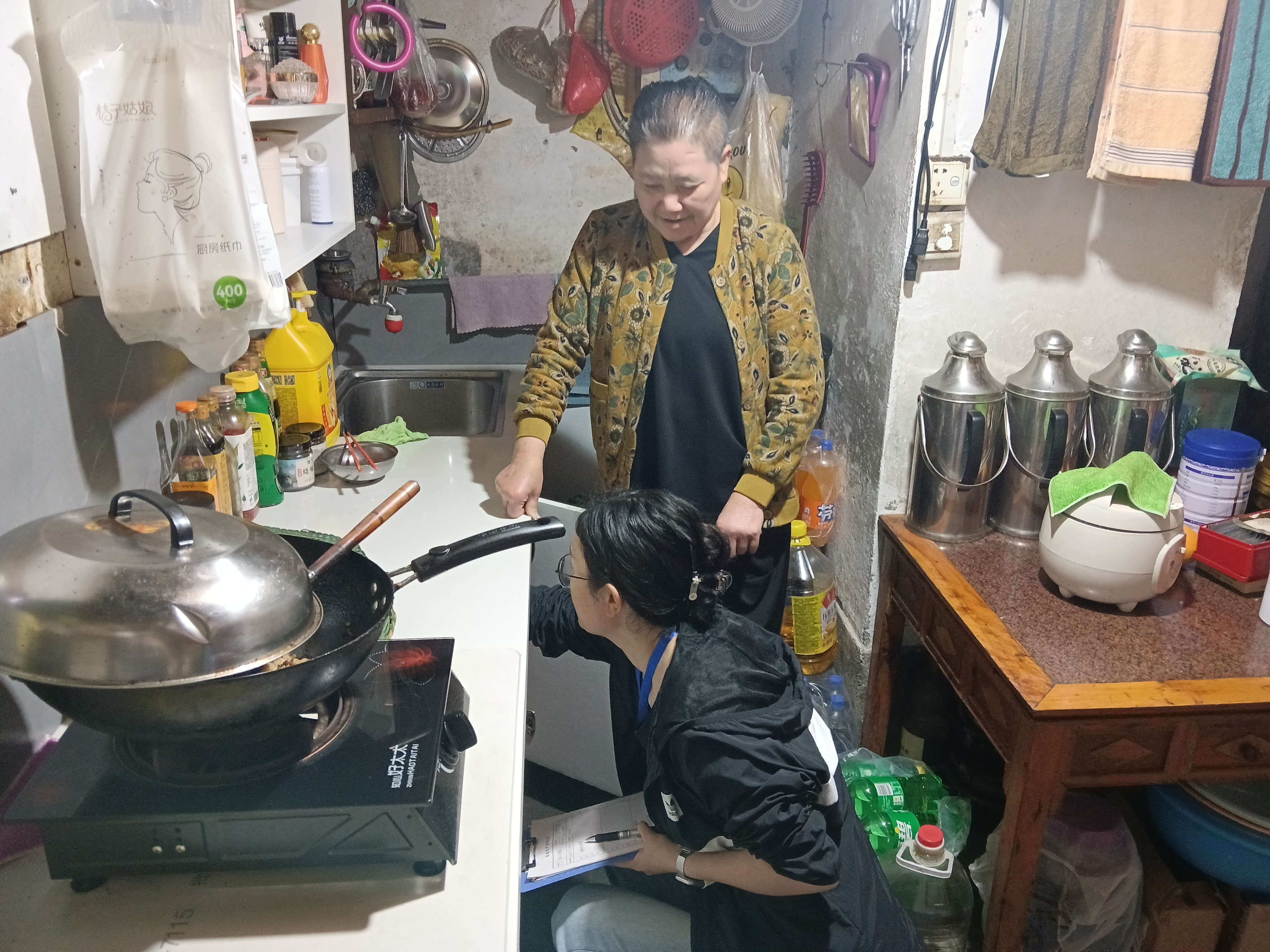 港虹社区：筑牢安全防线 守护辖区平安