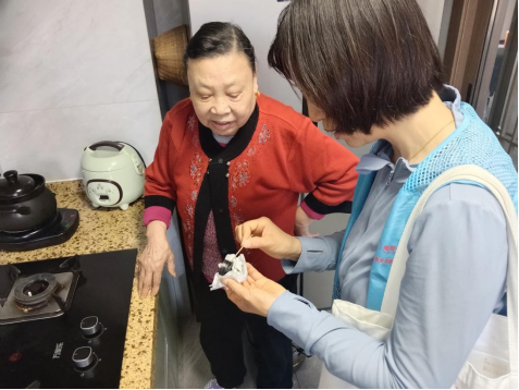 锦湖社区：网格贴心办实事 情暖独居老人心