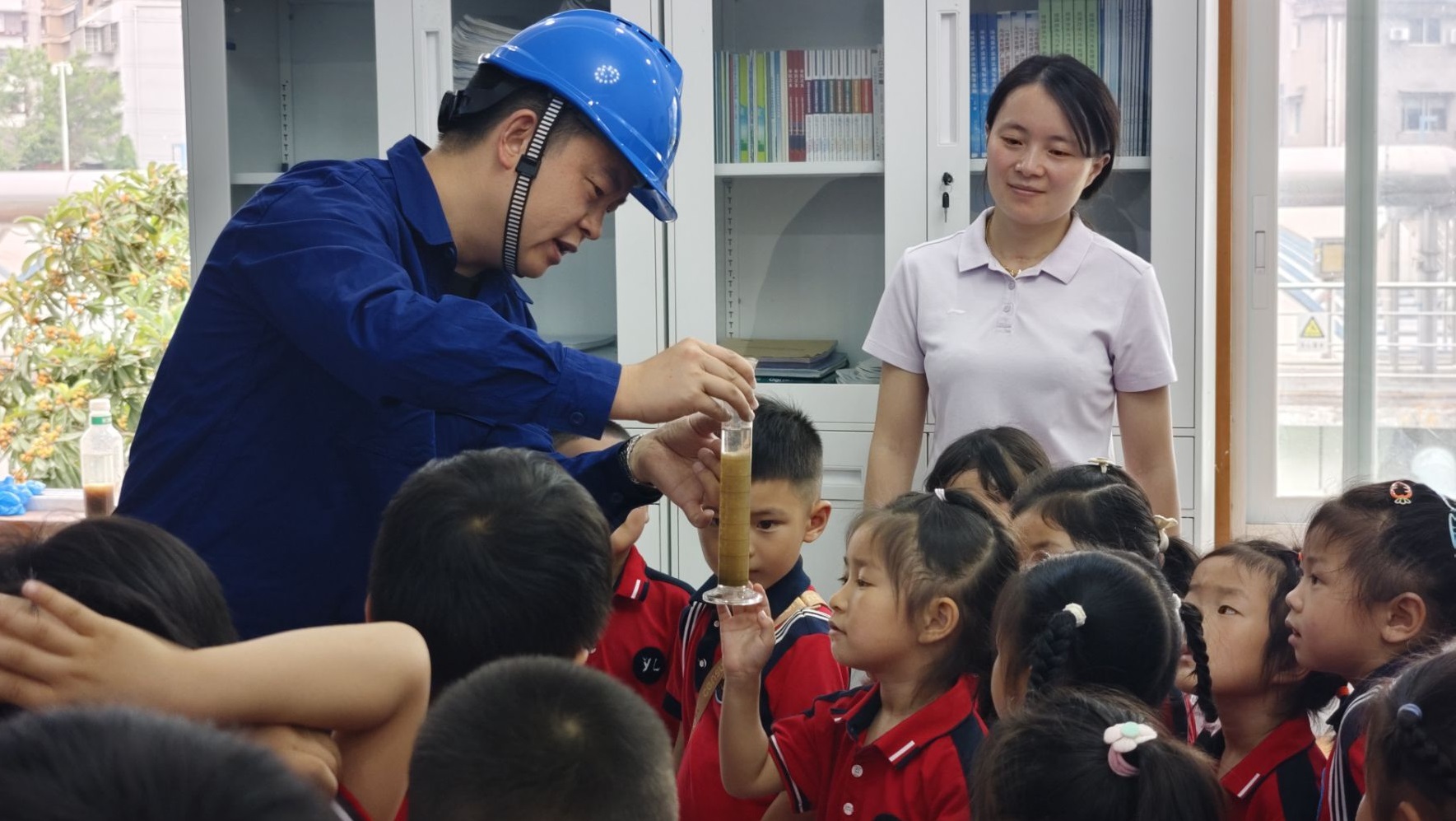 夷陵区直属机关幼儿园：探秘污水处理厂 争做环保小达人