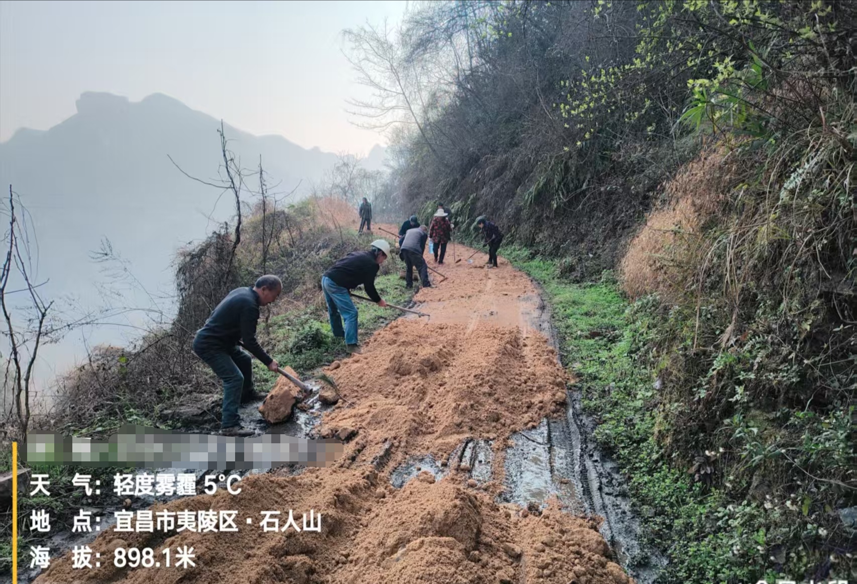 下堡坪乡：修通“烦心路”，铺就“致富路”