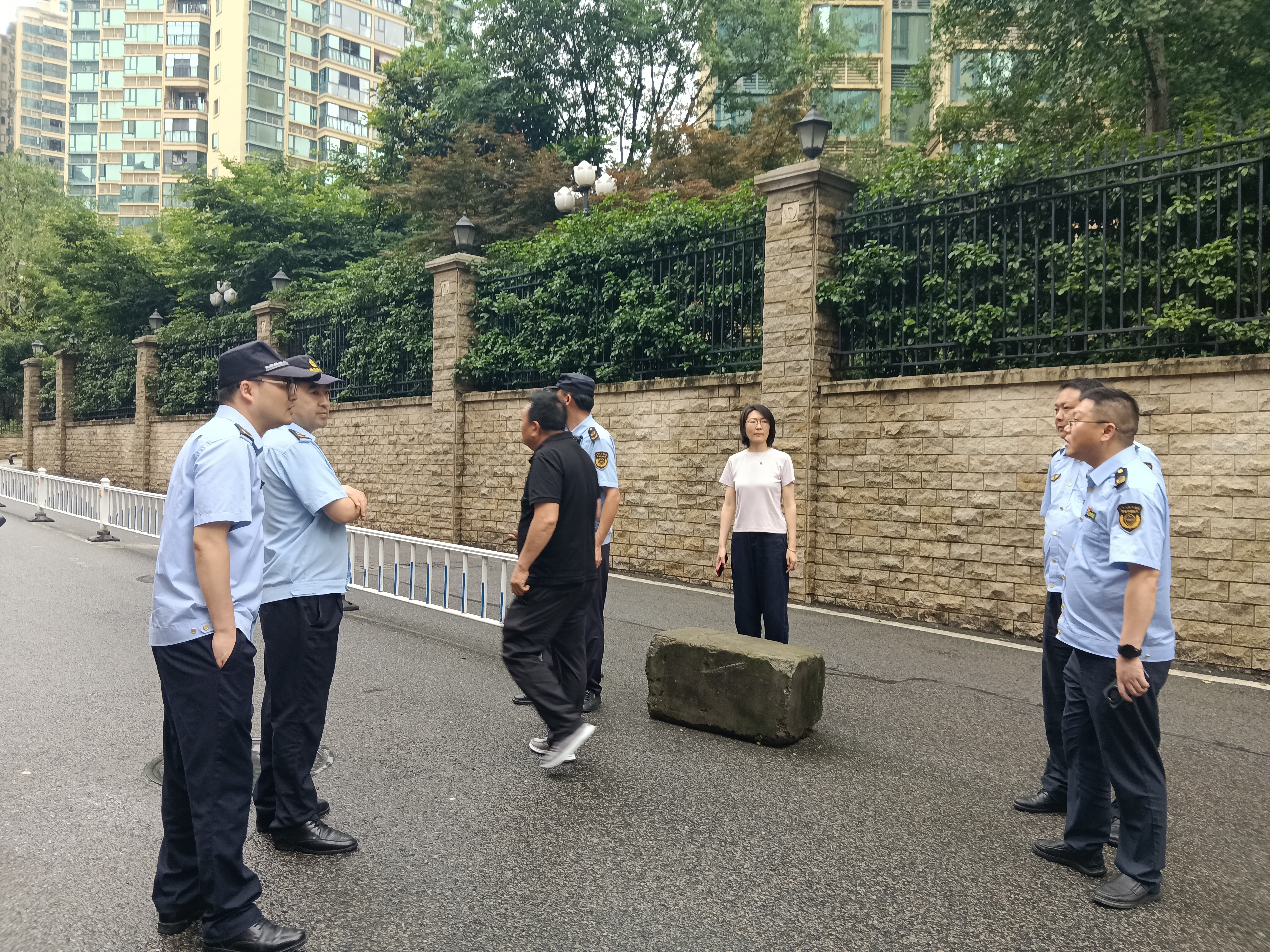 绿洲社区：“码上”响应 畅通居民出行路