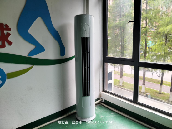 锦湖社区：清凉送进活动室 为民办事暖人心