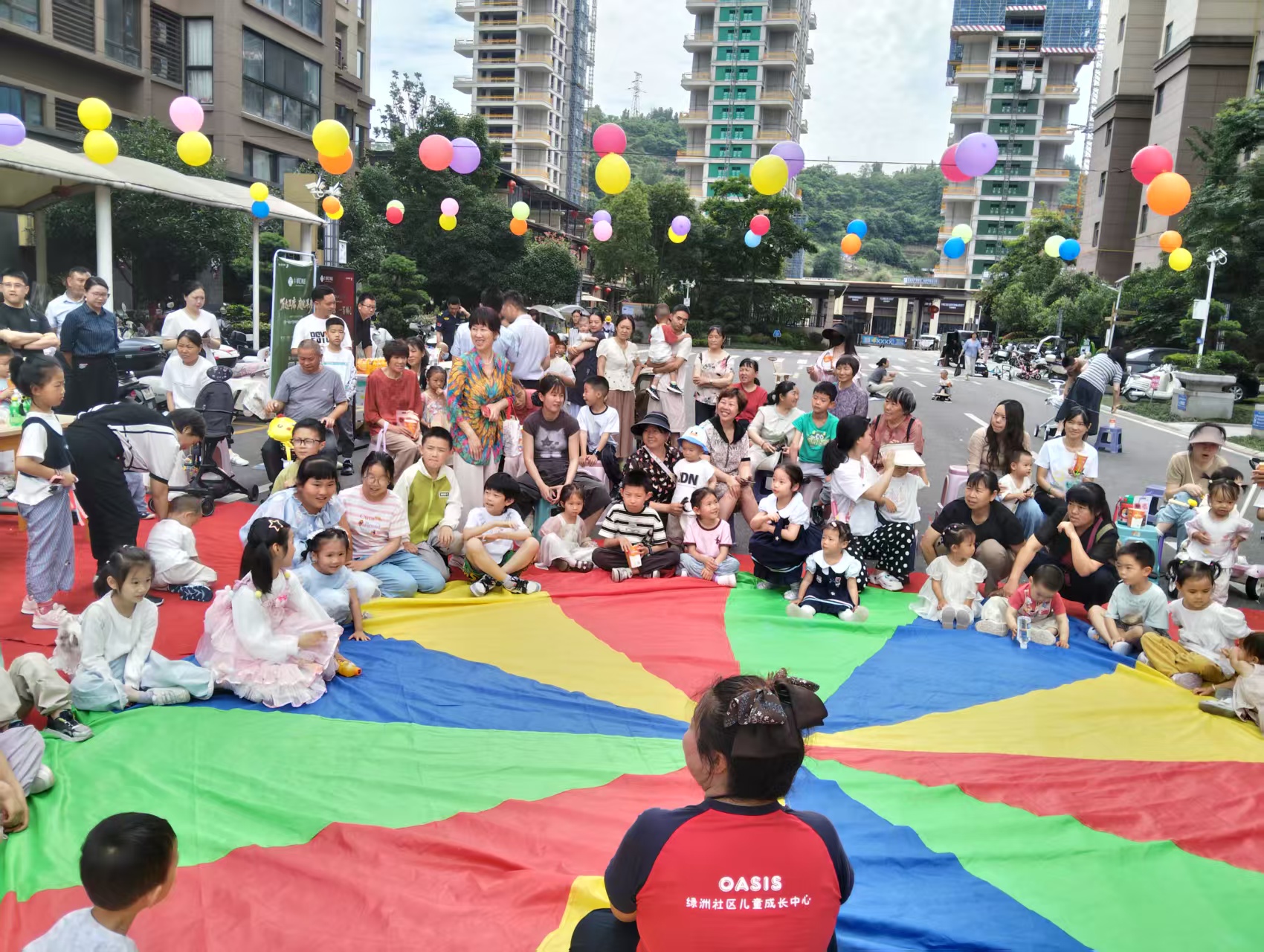 绿洲社区：童趣庆“六一” 邻里暖人心
