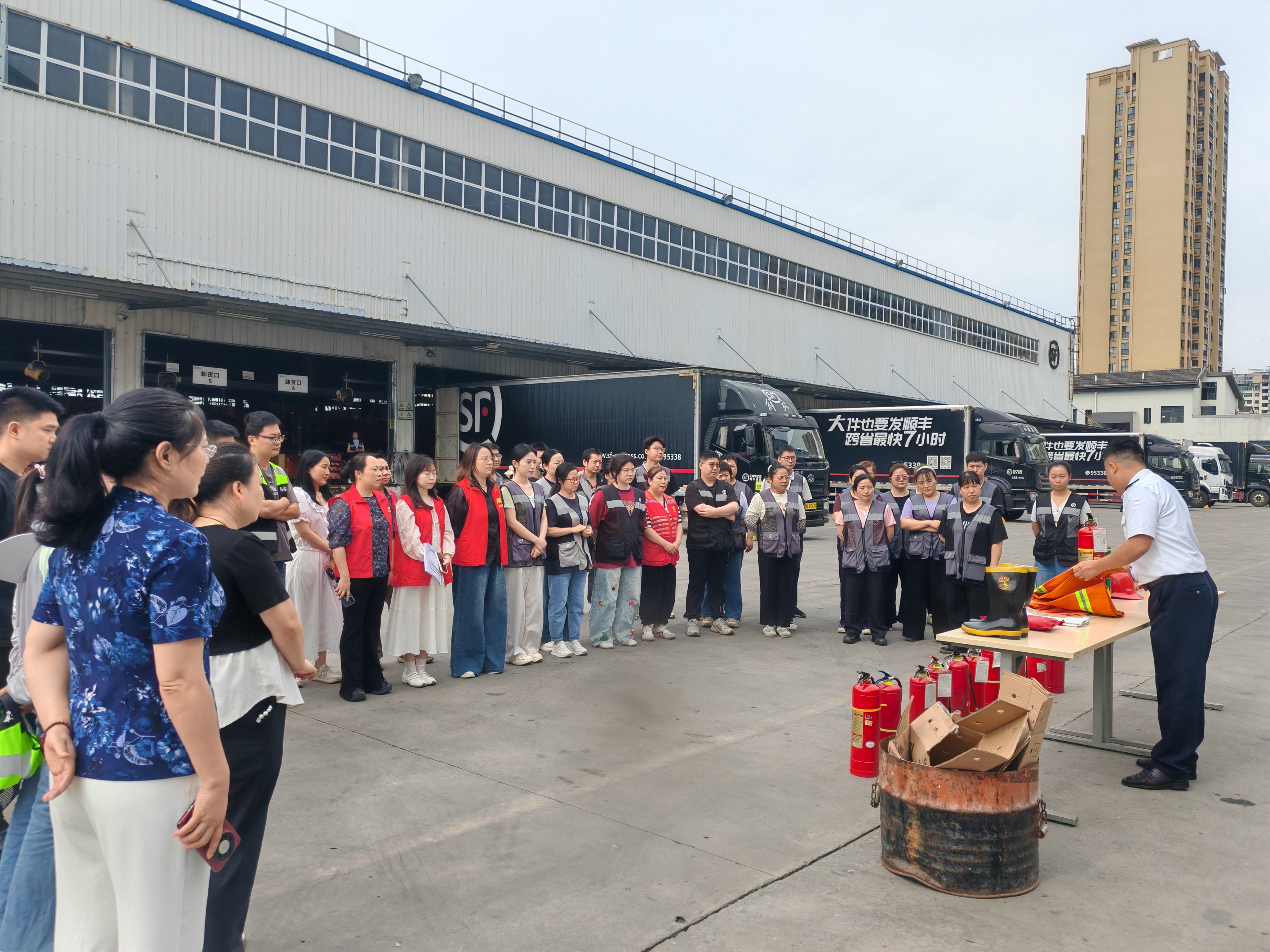 以练筑防 守护平安！夷陵区抓实寄递物流行业消防安全培训与应急演练