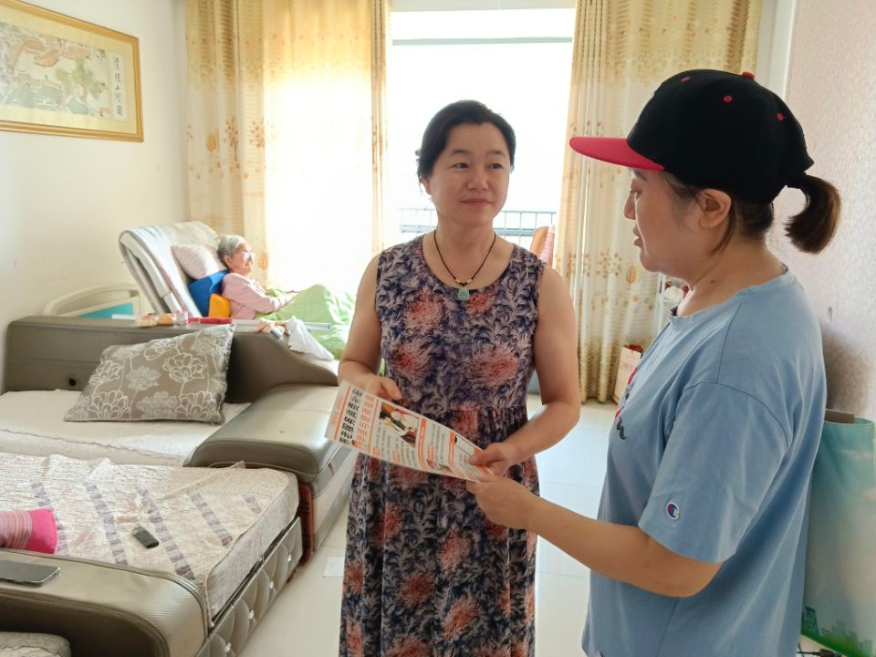 兴安社区：暖心走访送关怀 政策宣讲暖民心