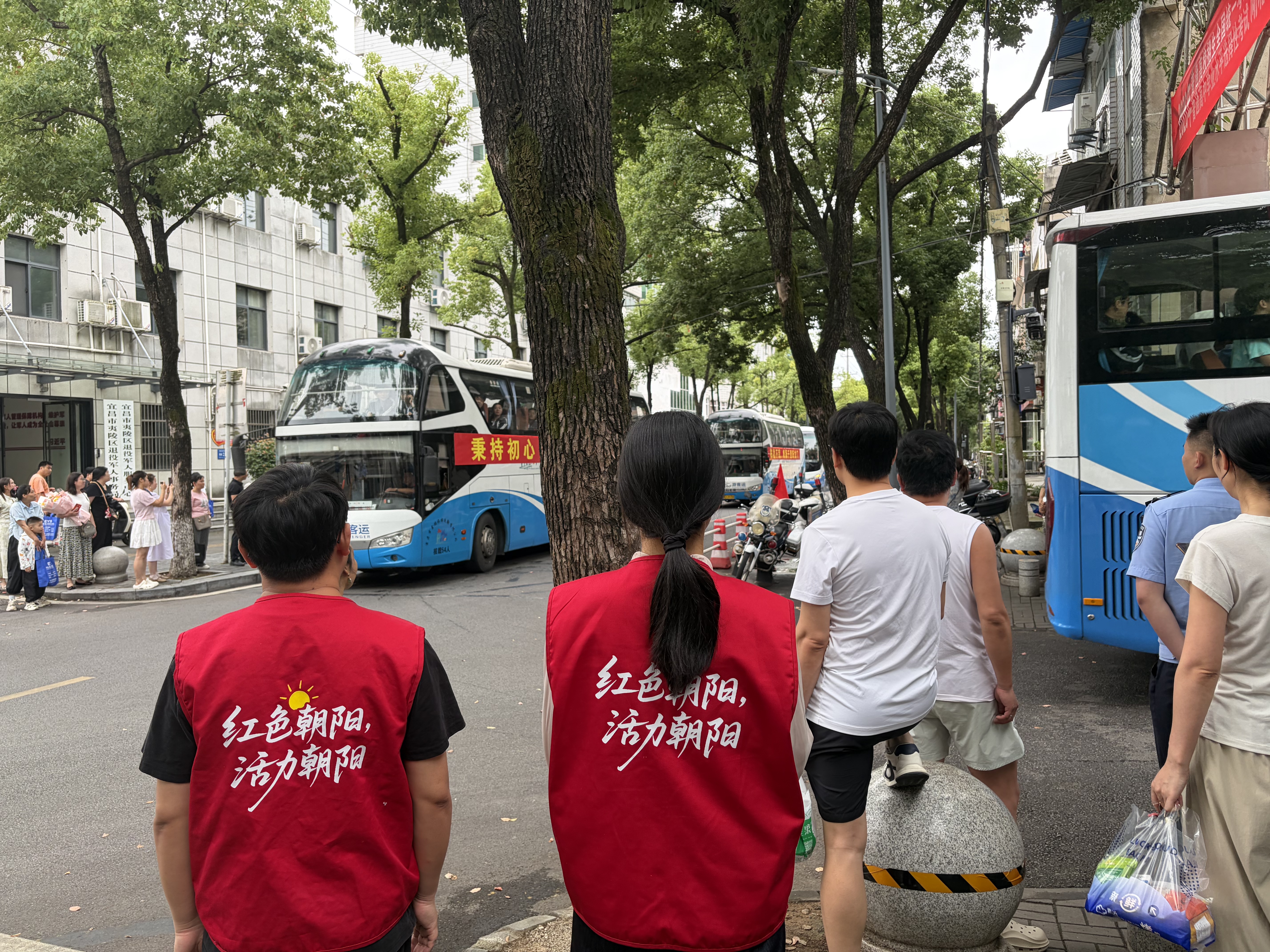 朝阳社区：昼夜守护助高考 志愿同心筑安宁