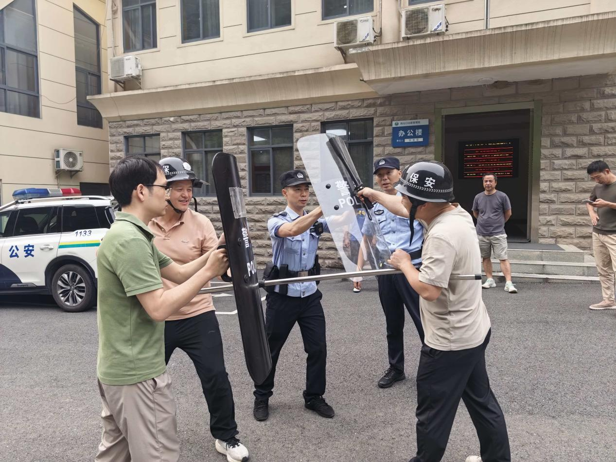 分乡镇：反“恐”防“暴”进库区 警企共筑安全线