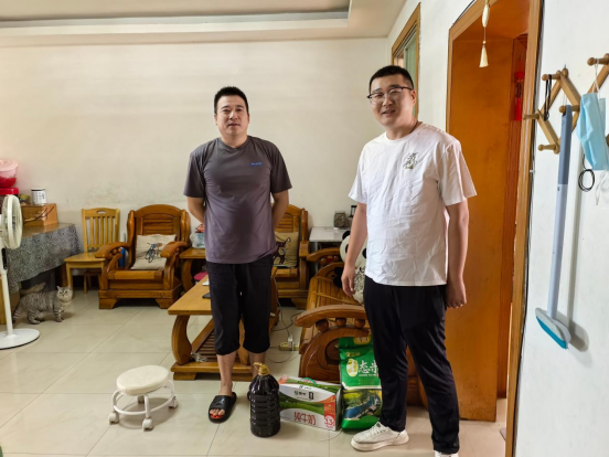 长江市场：情系老兵送温暖 尊崇关爱暖军心