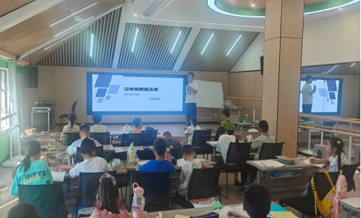 锦云社区：巧手雕纸雕 童心筑立体