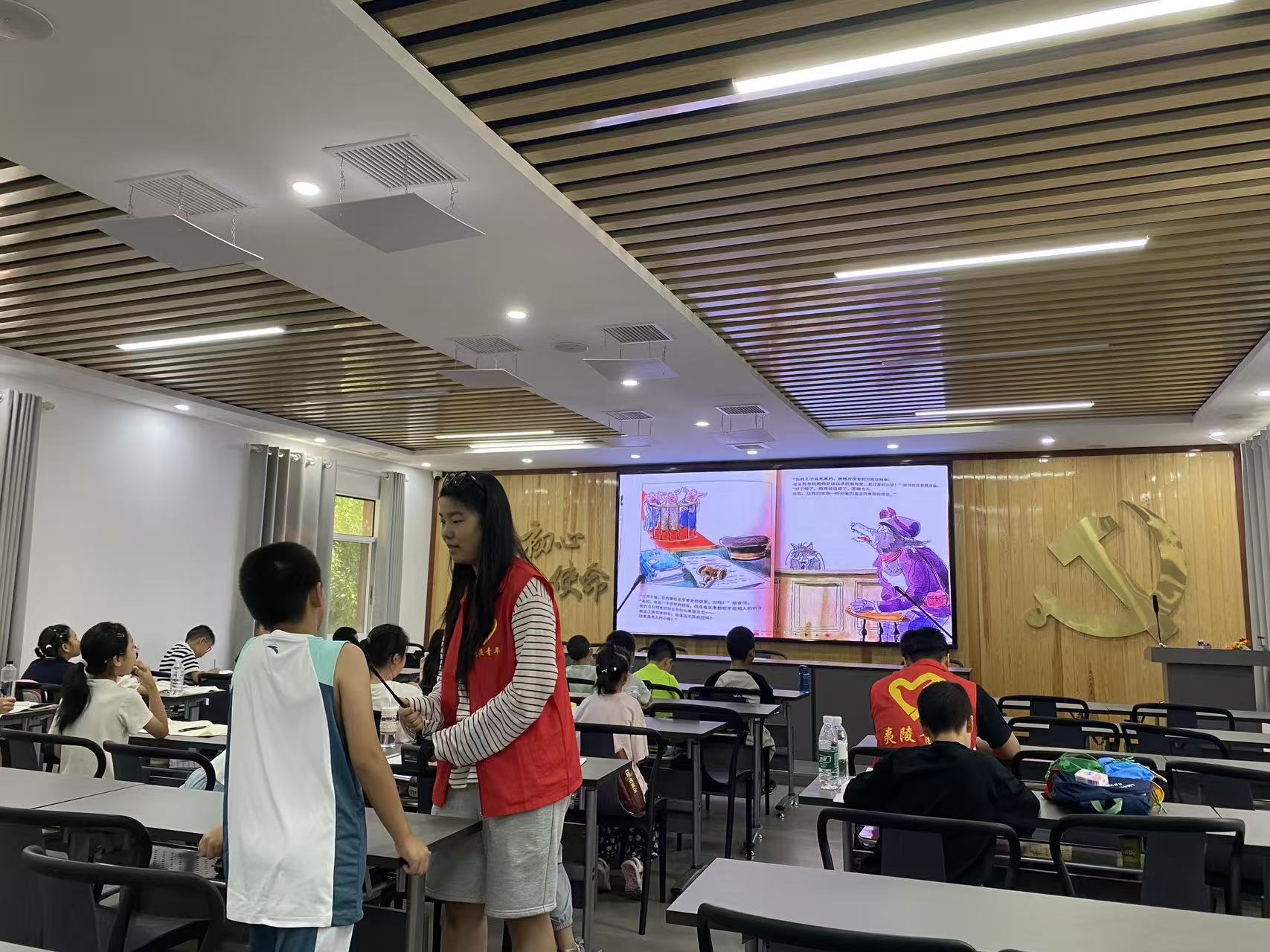 东湖社区：以趣味辩论普法 用故事浸润童心