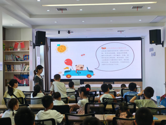 长江市场社区暑托班解锁高效学习新技能