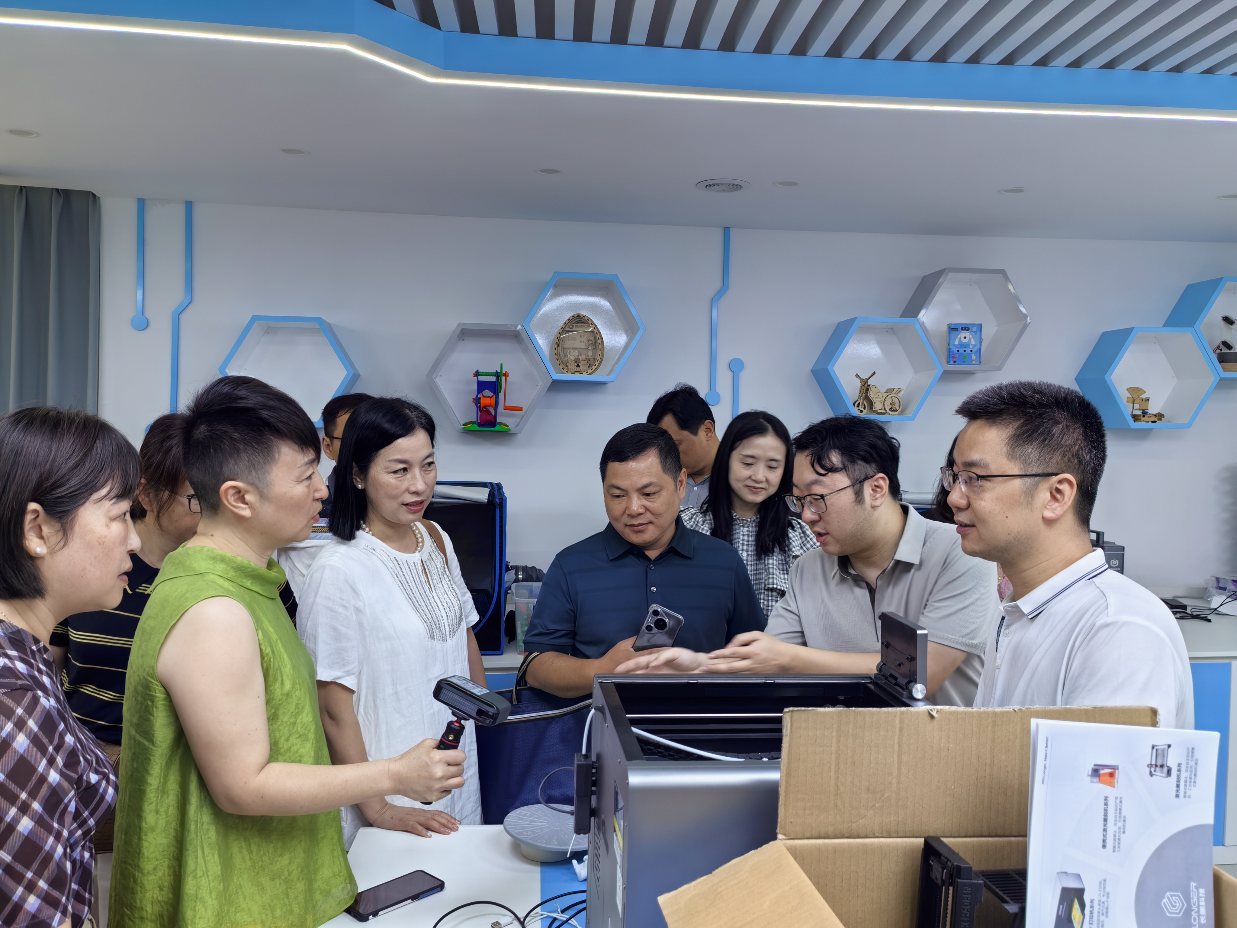 AI赋能育新机 湾区研修践新知