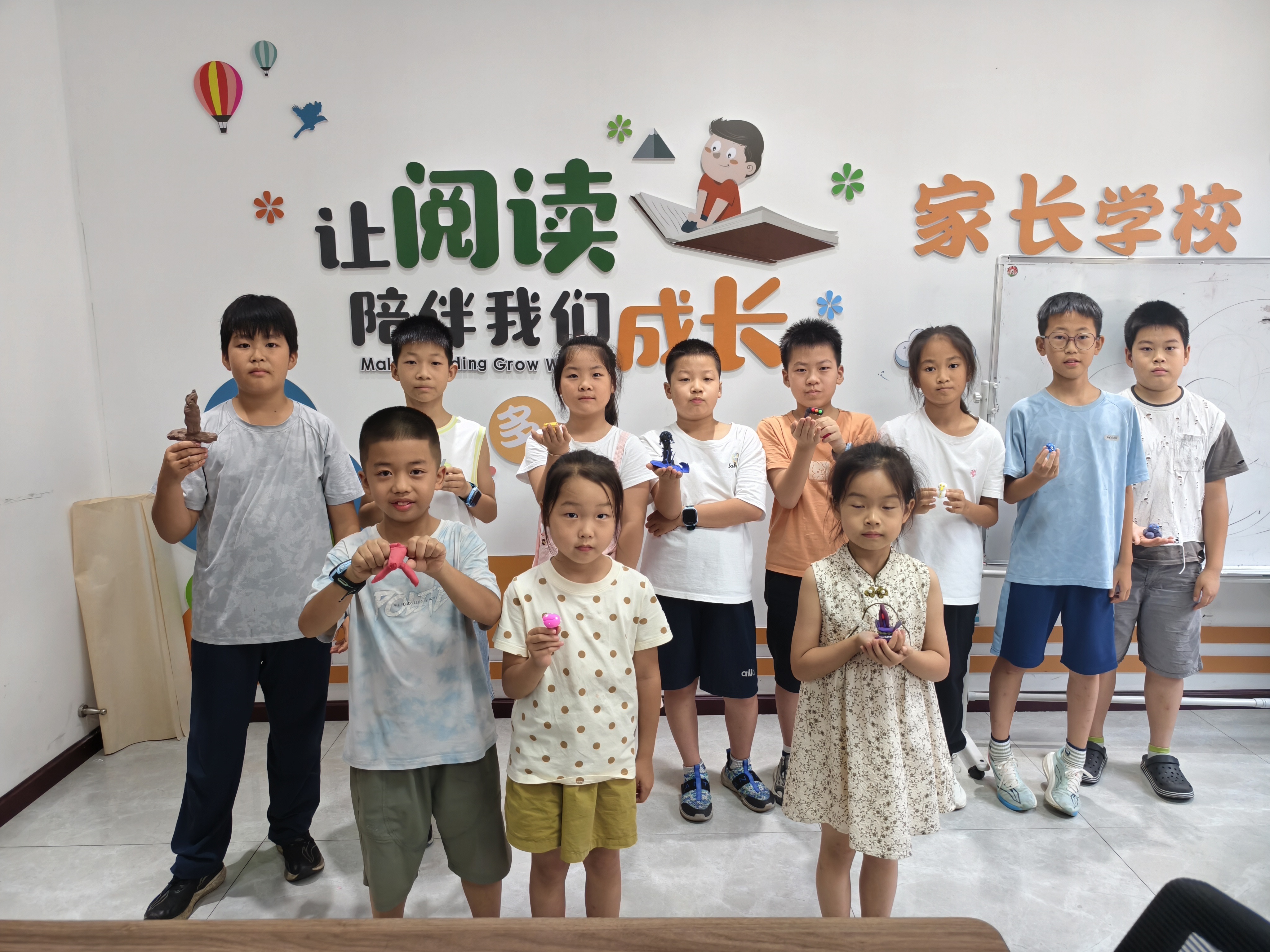 东城社区：巧手造童趣 快乐度盛夏