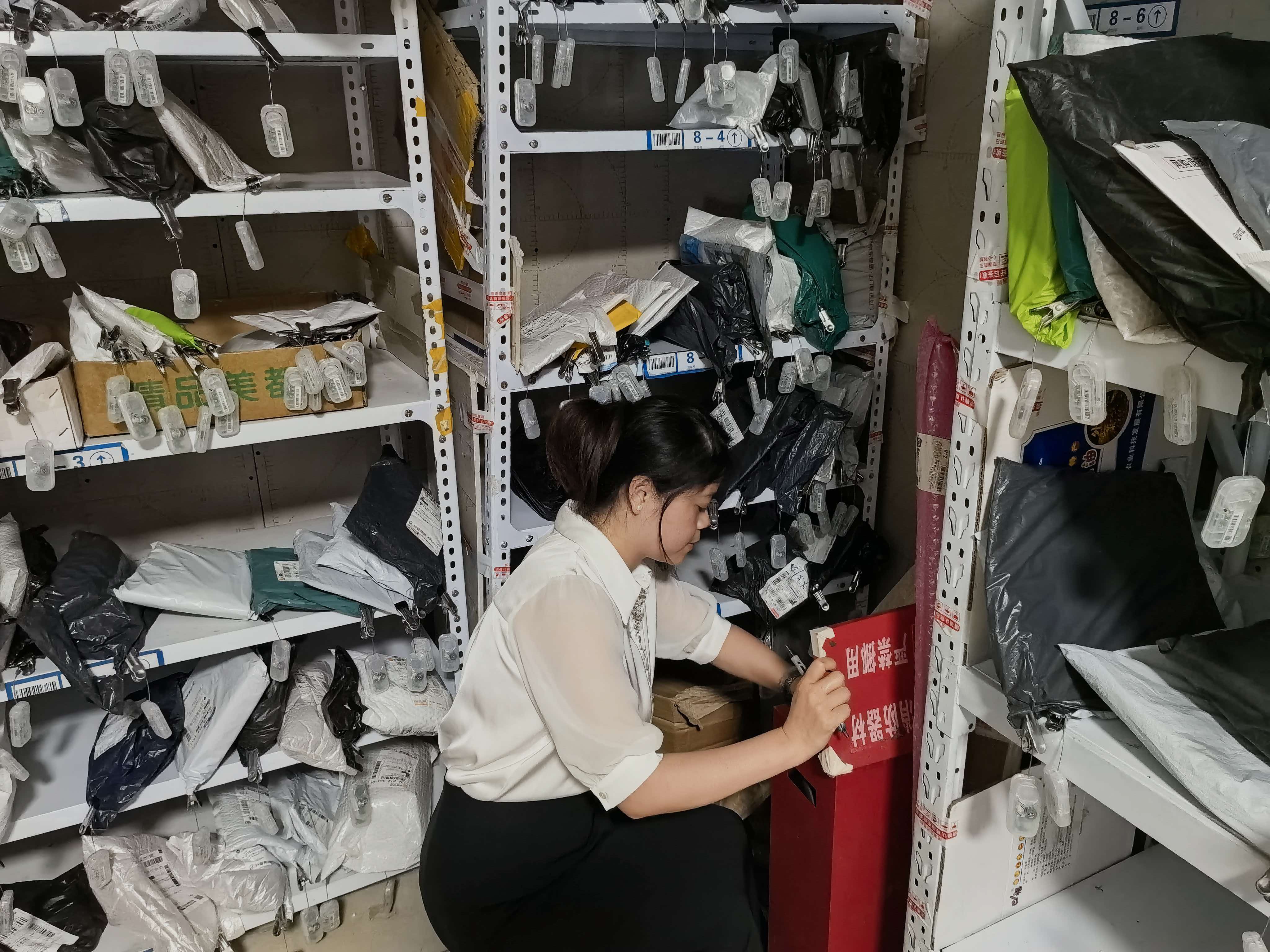 永兴社区：紧盯商铺安全关口 织密辖区防护网络