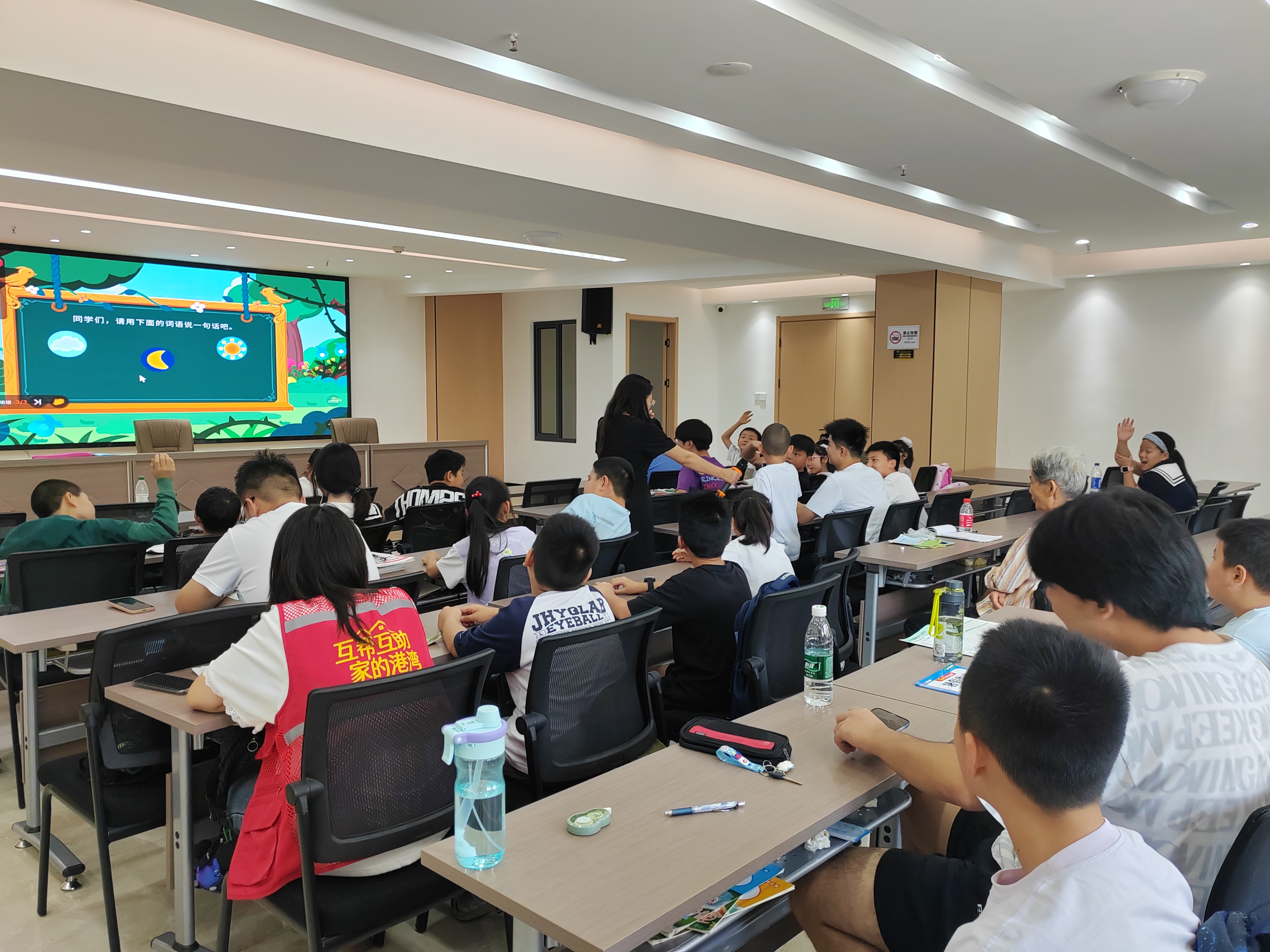 冯家湾社区：暑托留声 童心绽彩
