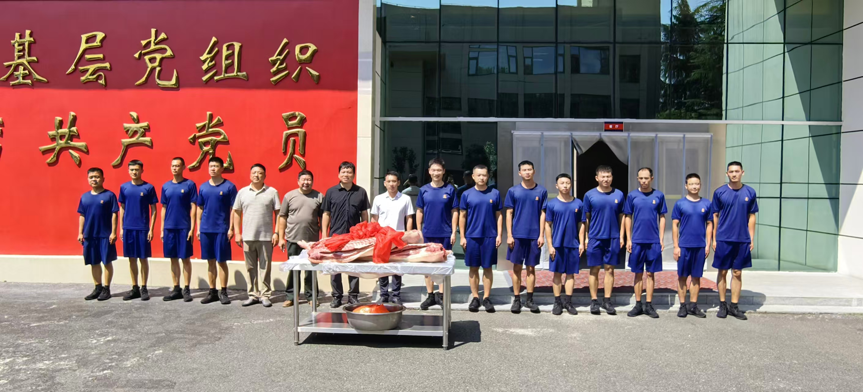 乐天溪镇武装部开展八一慰问活动