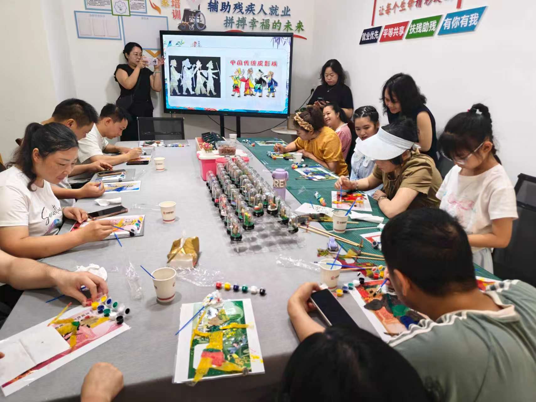 锦湖社区：光影非遗暖人心  巧手助残传温情