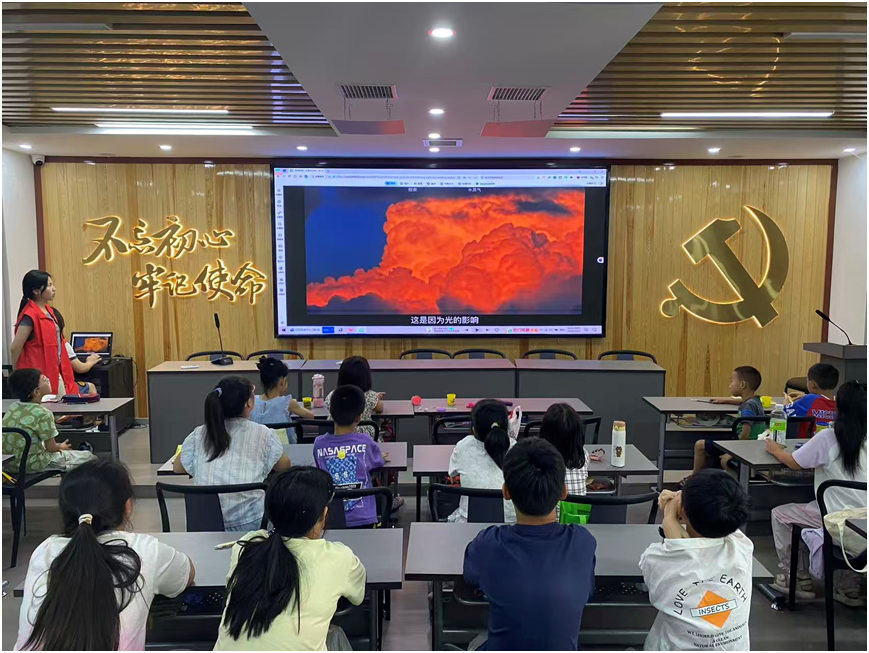 东湖社区：探索云朵奥秘 解锁冷暖晴雨密码