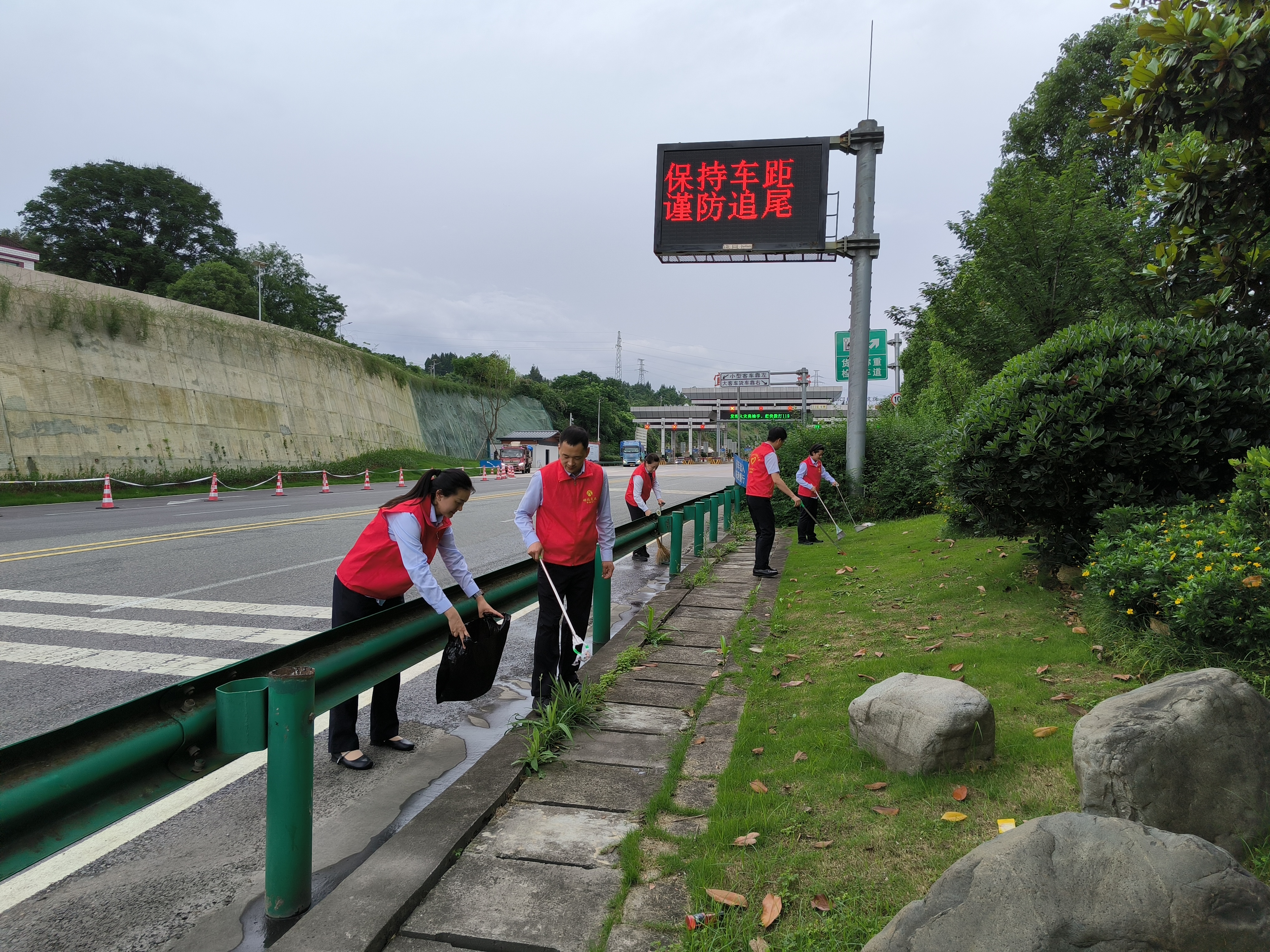 宜昌北收费站“双升级”迎暑期出行高峰