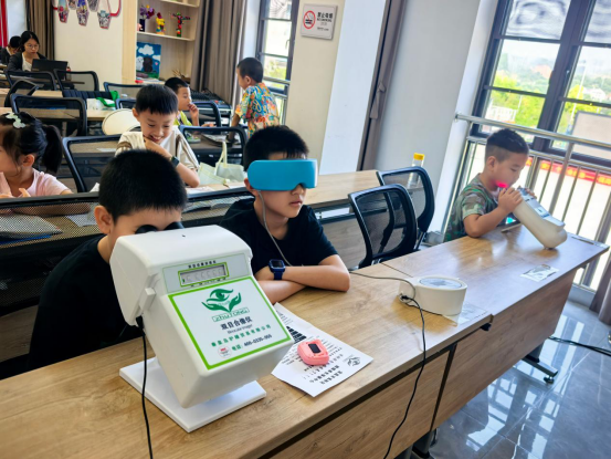 长江市场社区：守护清晰“视”界 点亮多彩暑假