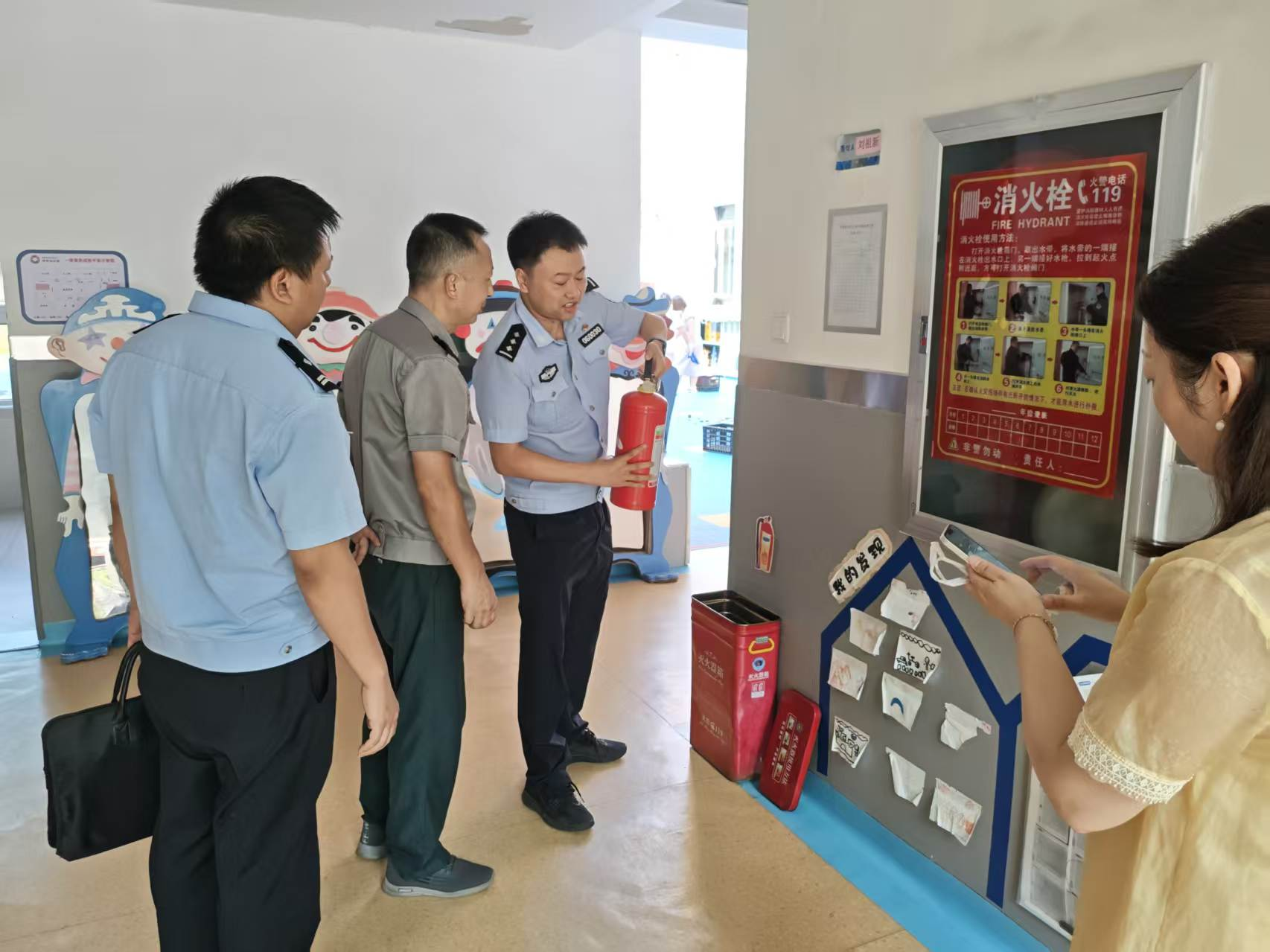 锦湖社区：开学护航安全“不打烊”