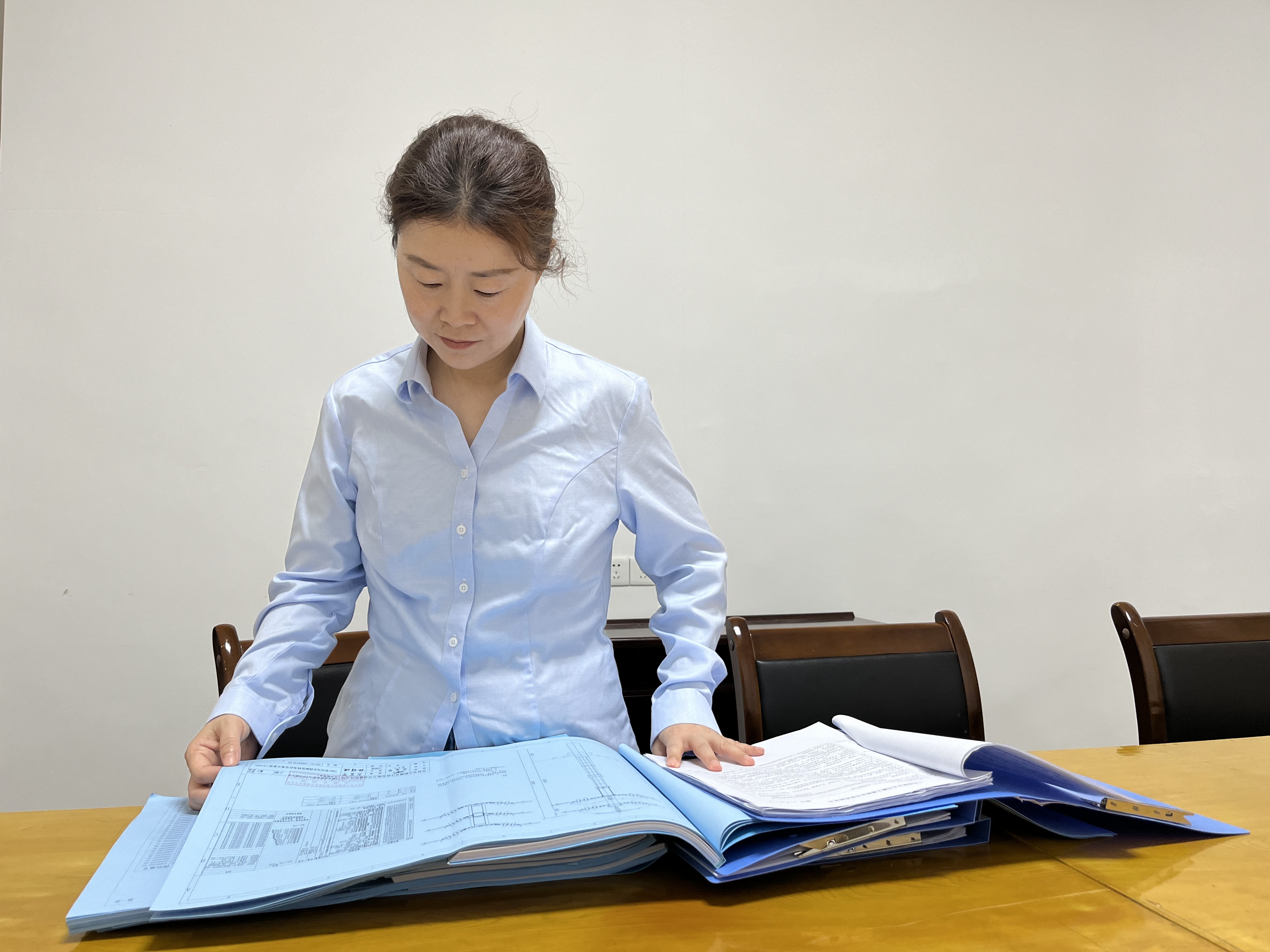 夷陵供电：将监督“探头”架到迁改一线