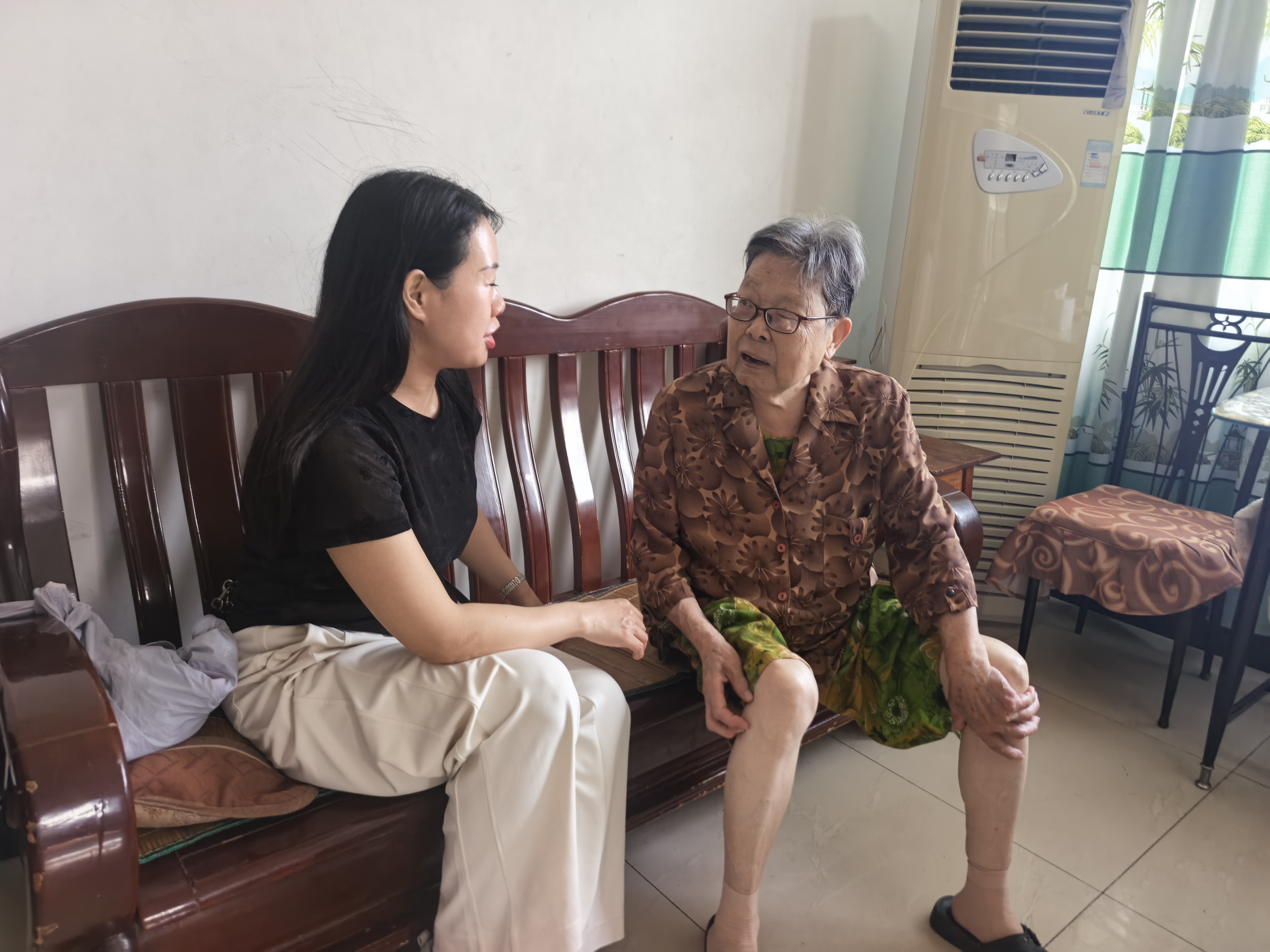 东湖社区：情系独居老人 走访温暖人心