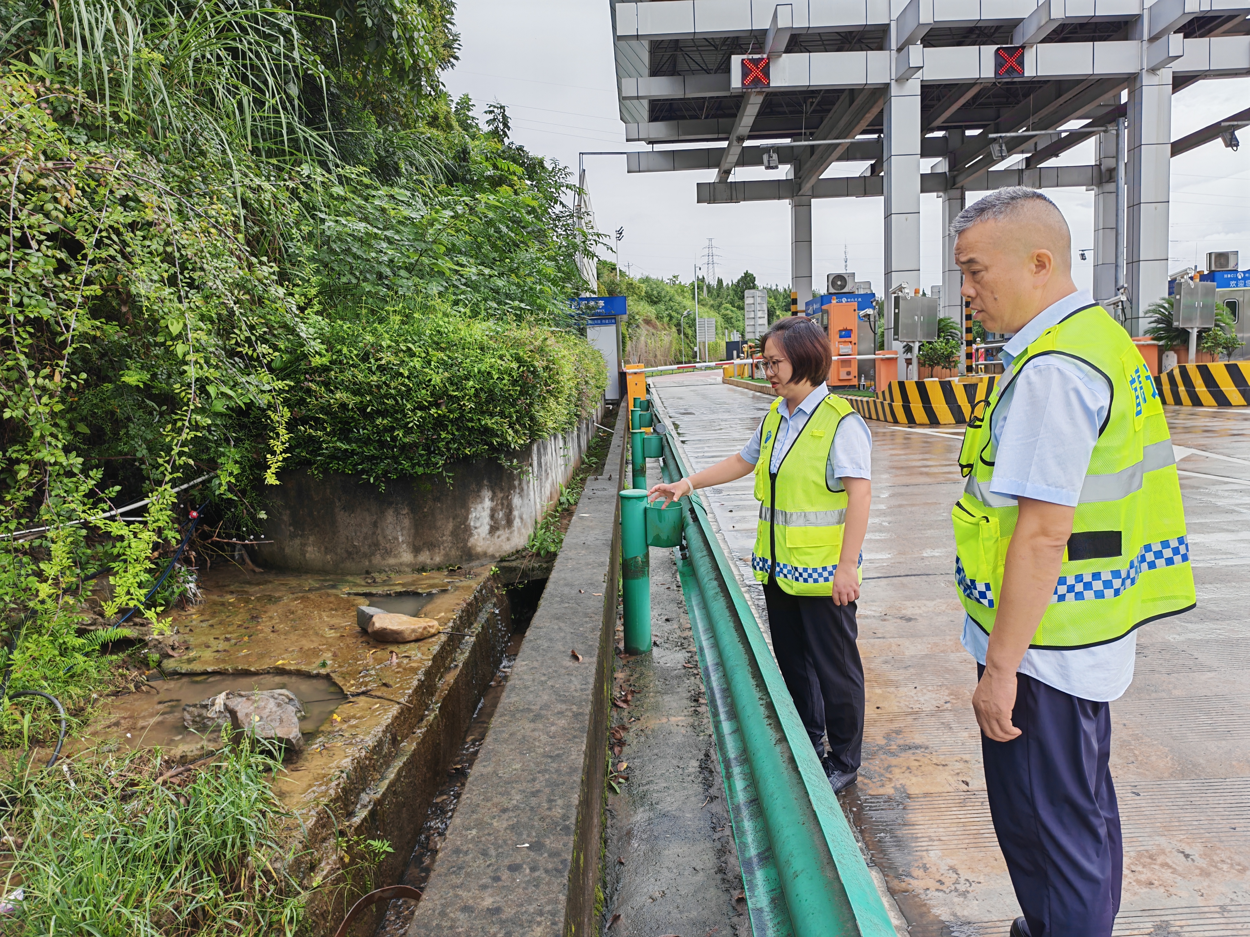 宜昌北收费站：全力应对强降雨 筑牢汛期安全“堤坝”