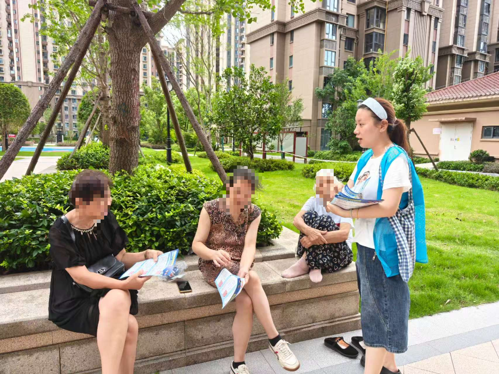 锦云社区开展反电信诈骗宣传 筑牢居民安全防护网