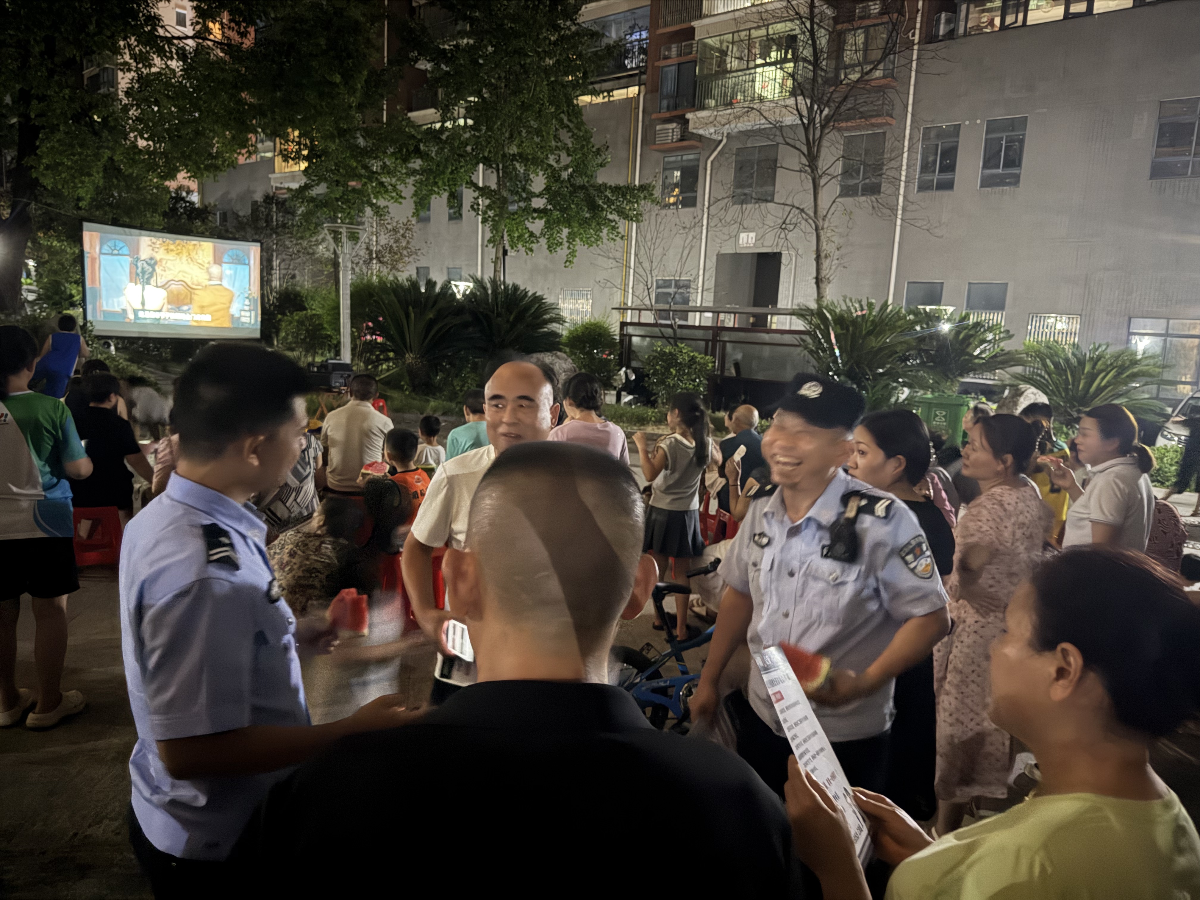 平云社区：夏夜光影暖邻里 反诈同行护平安