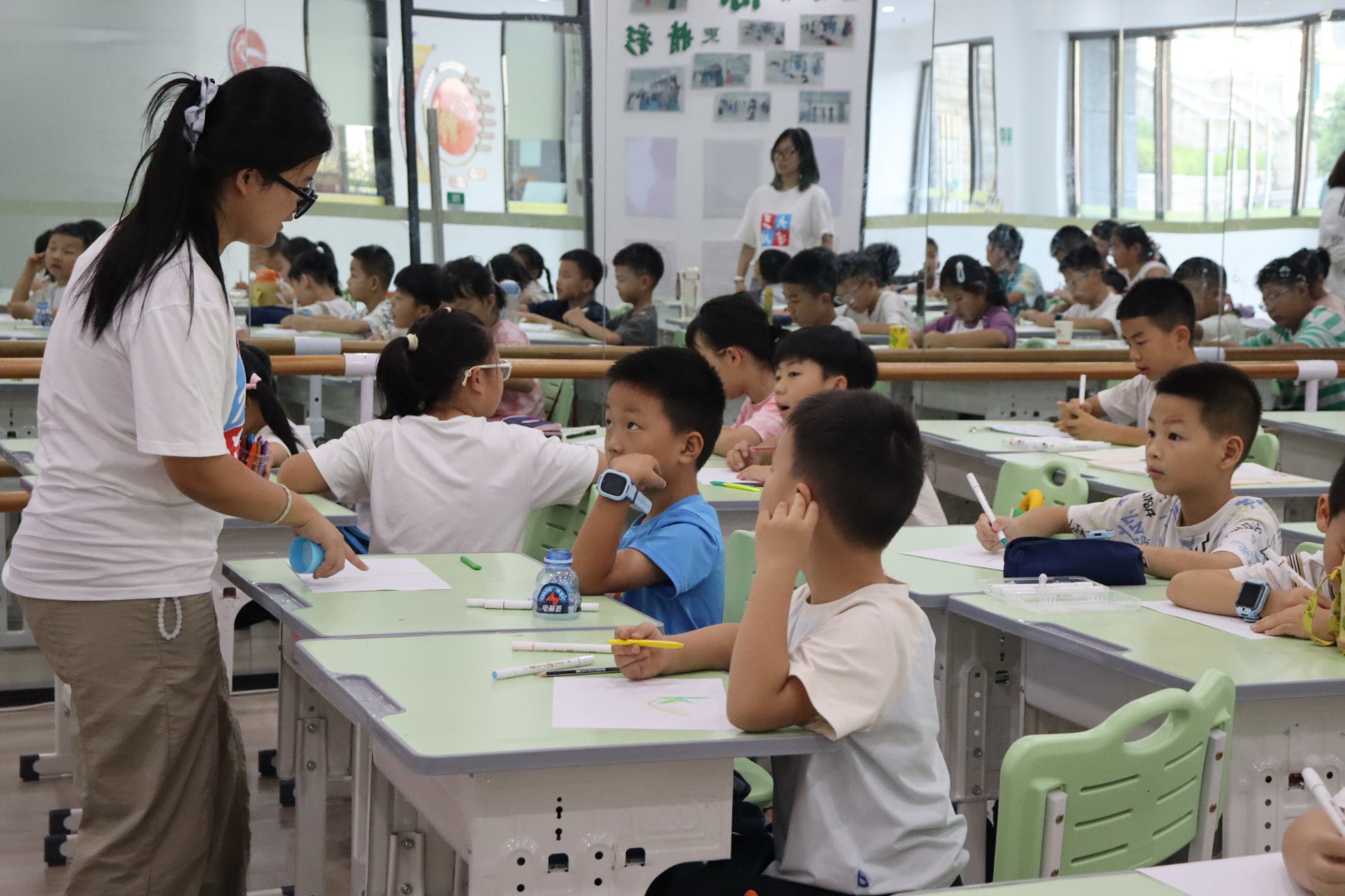 绿洲社区：夏日逐光收获满 携手成长向未来