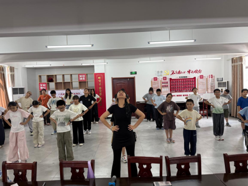 律动塑形育自信 美育舞蹈润暑期