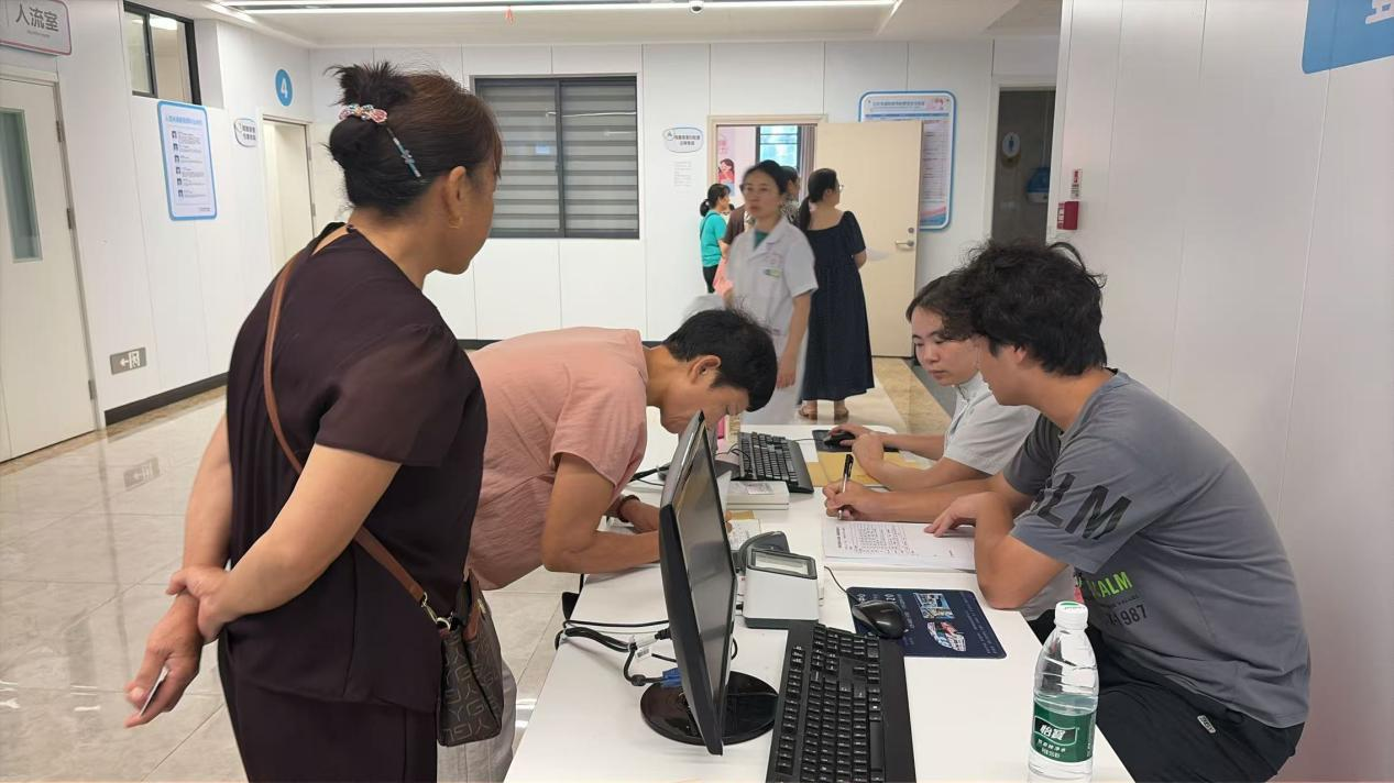 梅子垭村：两癌筛查护巾帼 暖心服务惠民生