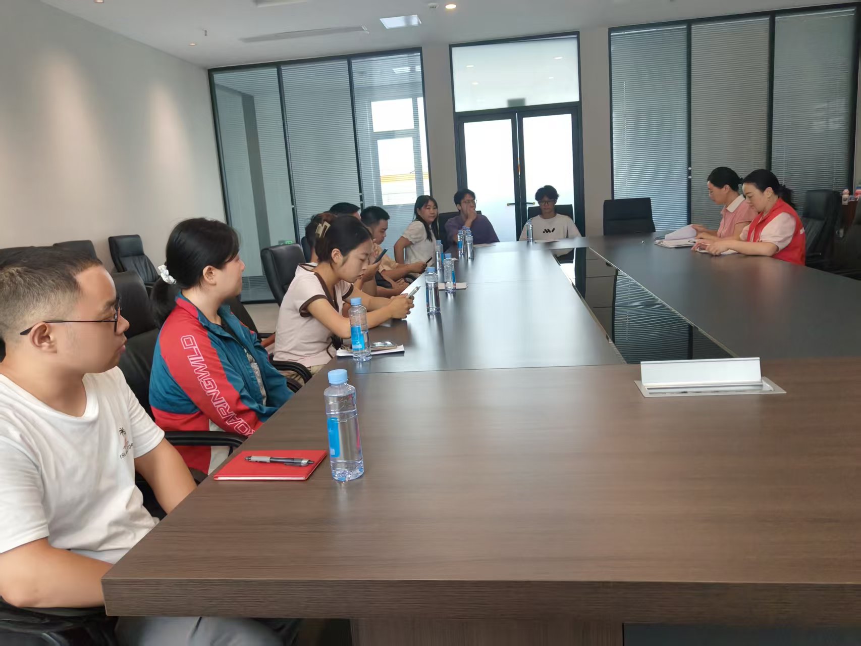 招聘会搭台 复试接续发力 做实就业服务 助推人岗双向奔赴