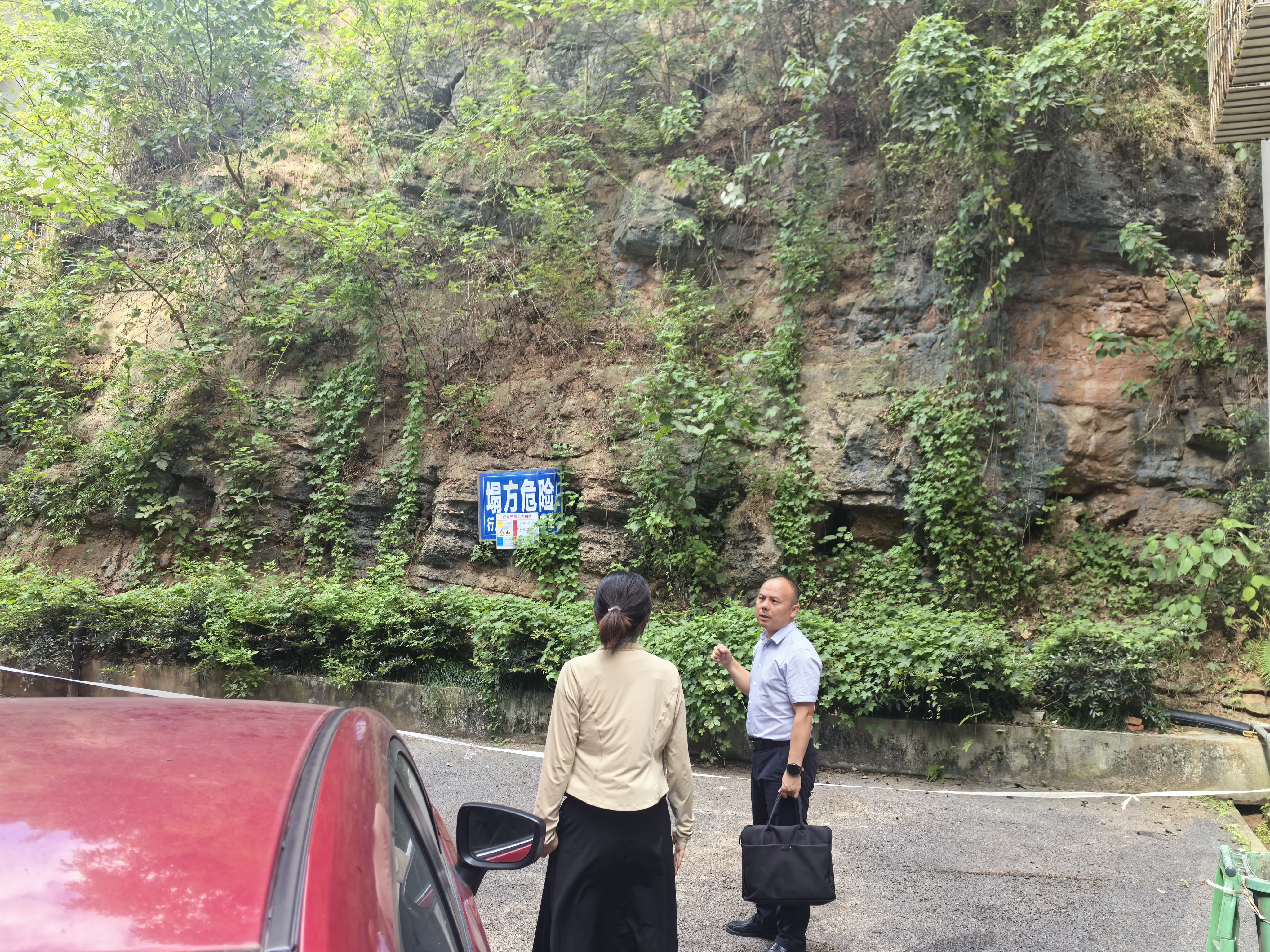 长江市场社区：防汛备汛不松懈 筑牢汛期“安全网”