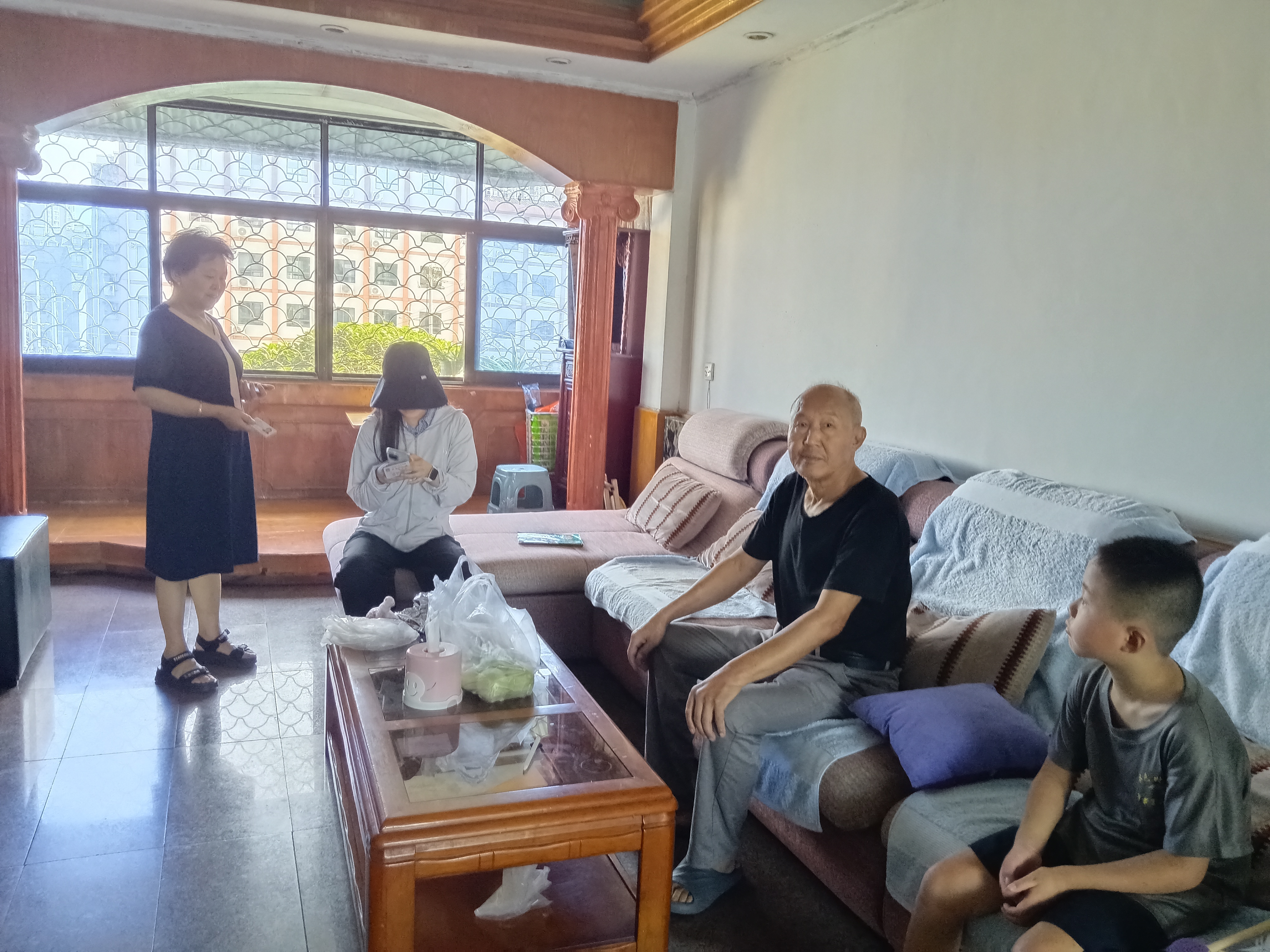 永兴社区：入户摸排底数清 精细治理护民安