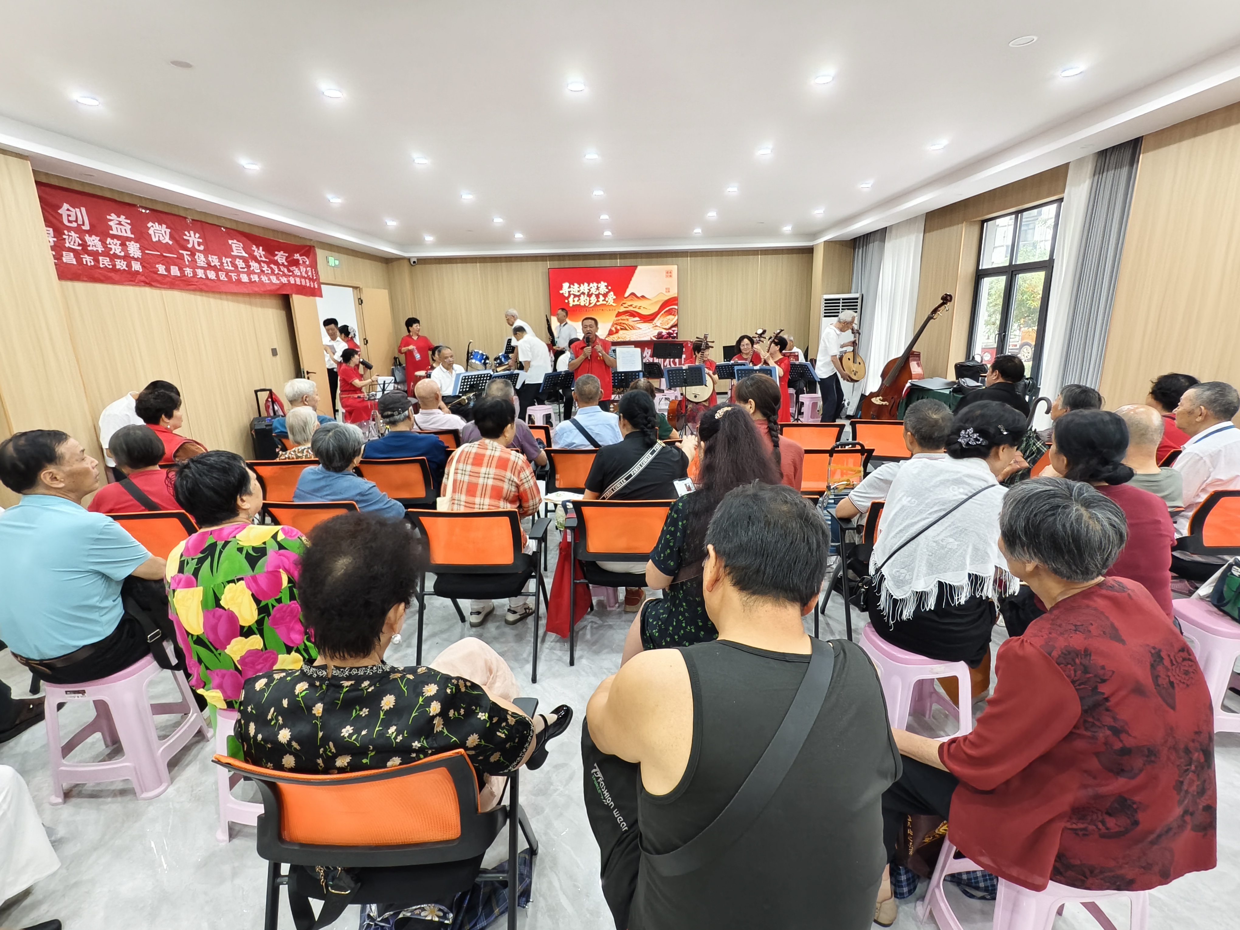 银龄展风采 红色文化惠民进社区