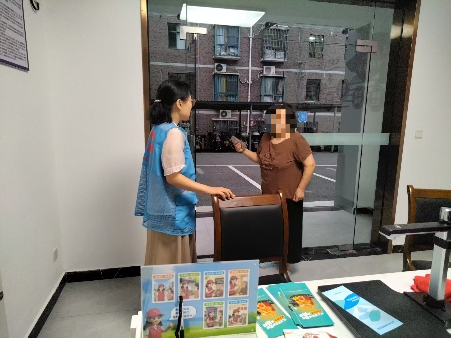 东城社区：网格贴心办小事 温暖送到家门口