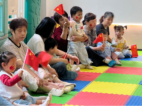 锦云社区：月圆中秋传民俗 旗红国庆育童心