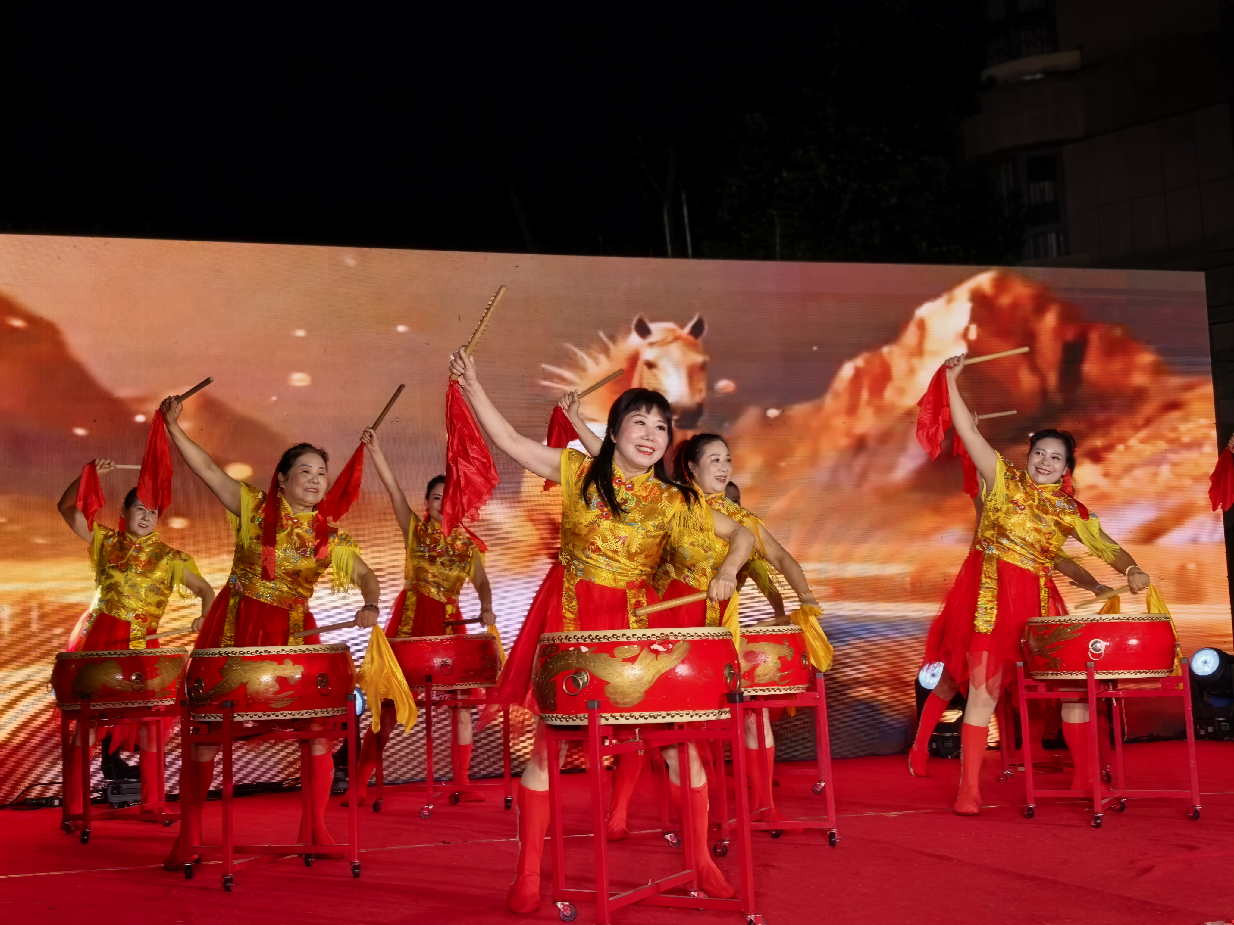 兴安社区：盛世华诞迎国庆 睦邻锦绣共家园