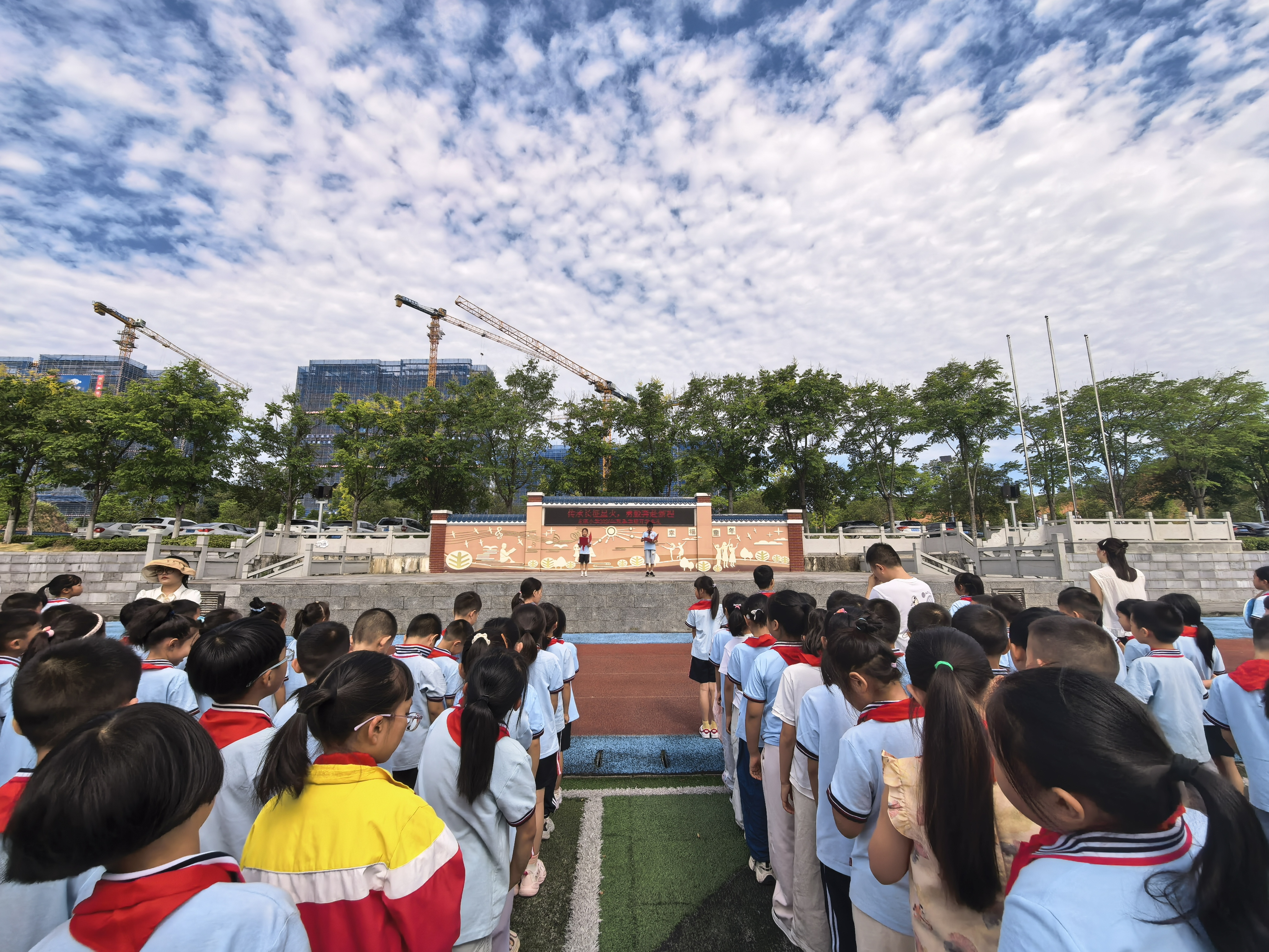 龙镇中心完全小学：传承长征星火，勇毅奔赴新程
