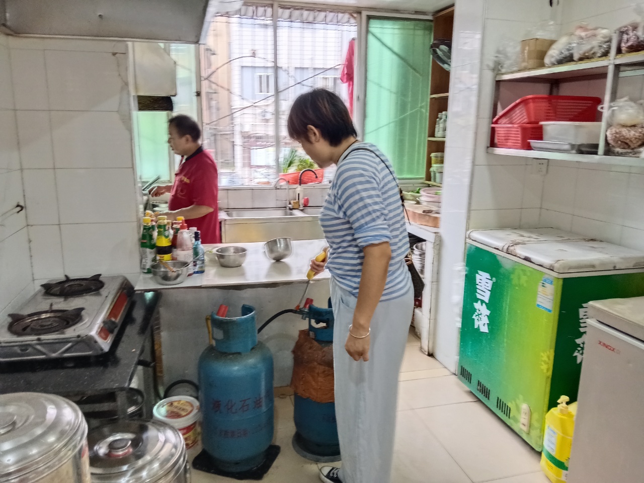筑牢安全防线 守护月圆人安——东湖社区开展中秋节前安全大检查