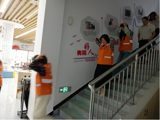 长江市场社区：筑牢人防安全防线 深耕应急科普实践