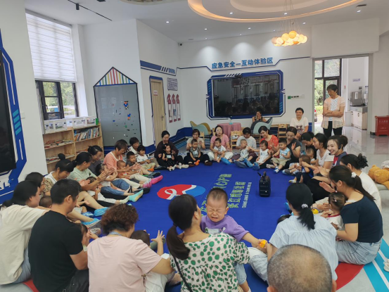 长江市场社区：公益早教进社区 呵护幼儿共成长