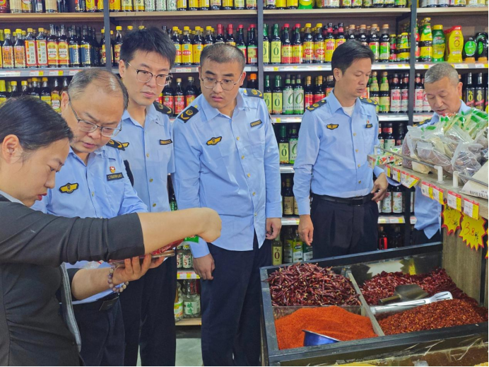 严查食品隐患护民生 净化市场环境迎双节