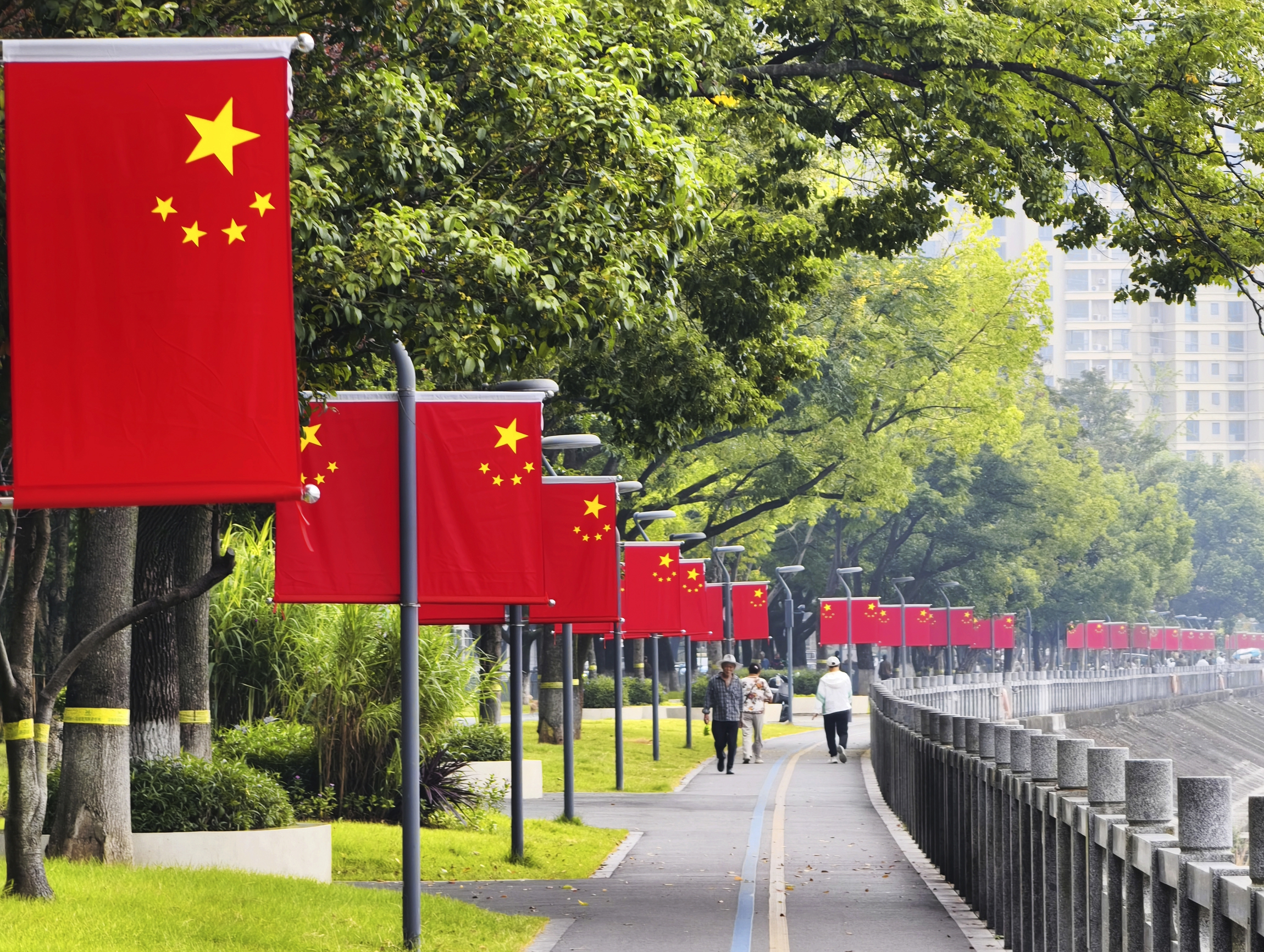 夷陵：满城尽披“中国红”